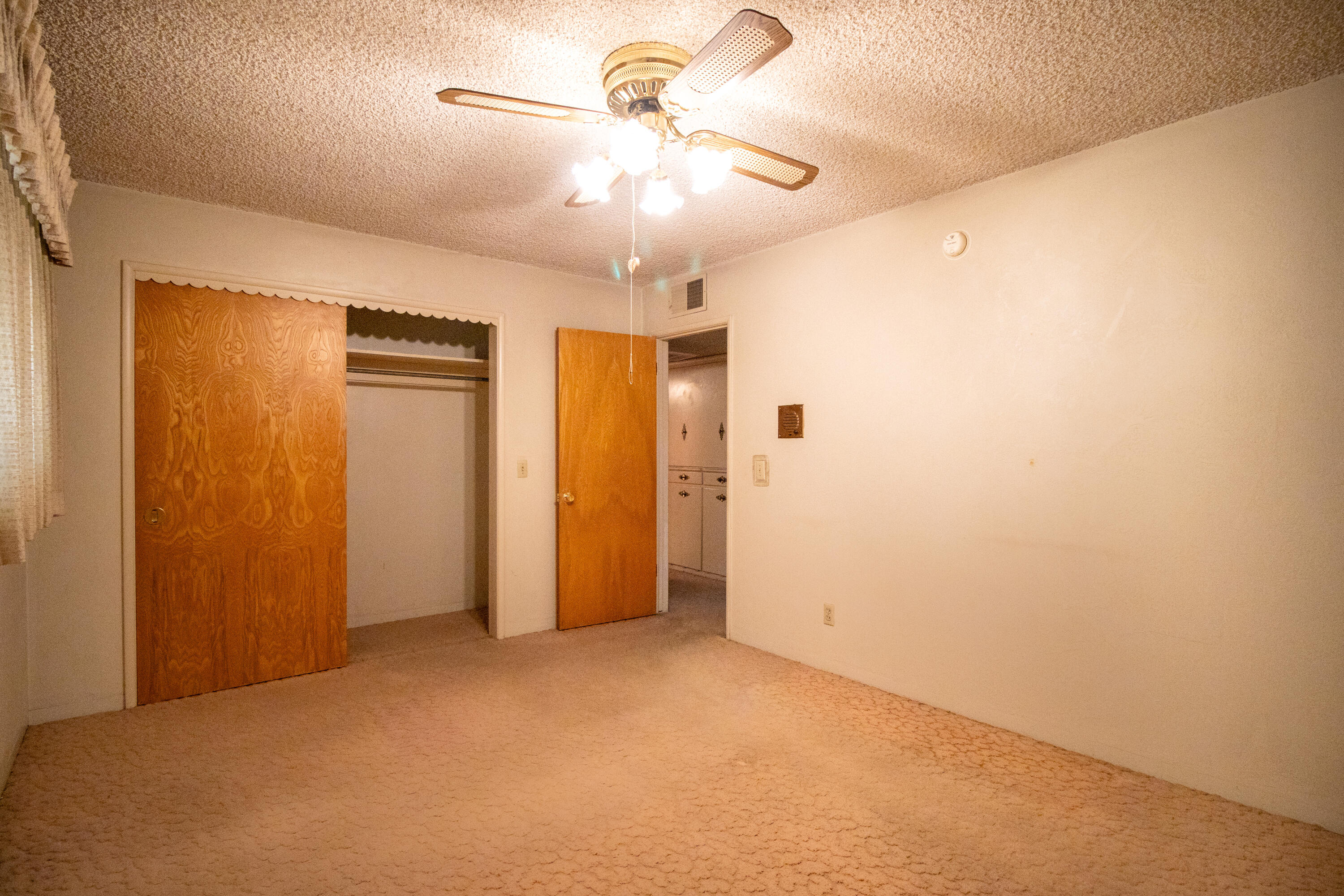 674 W Putnam Ave, Porterville, CA 93257