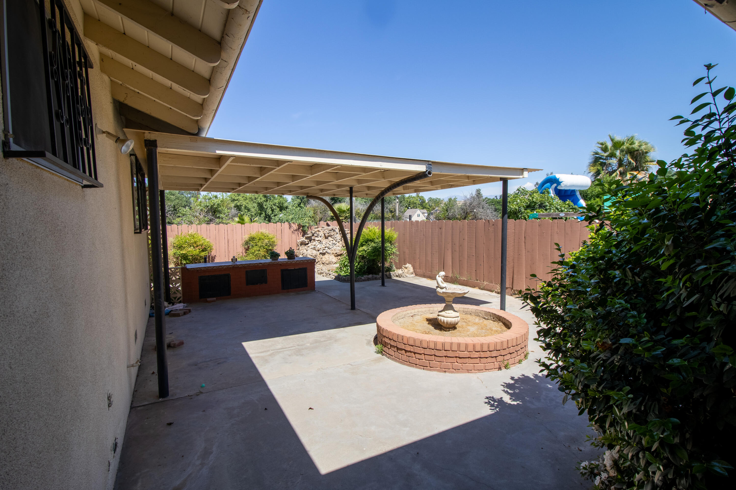 674 W Putnam Ave, Porterville, CA 93257