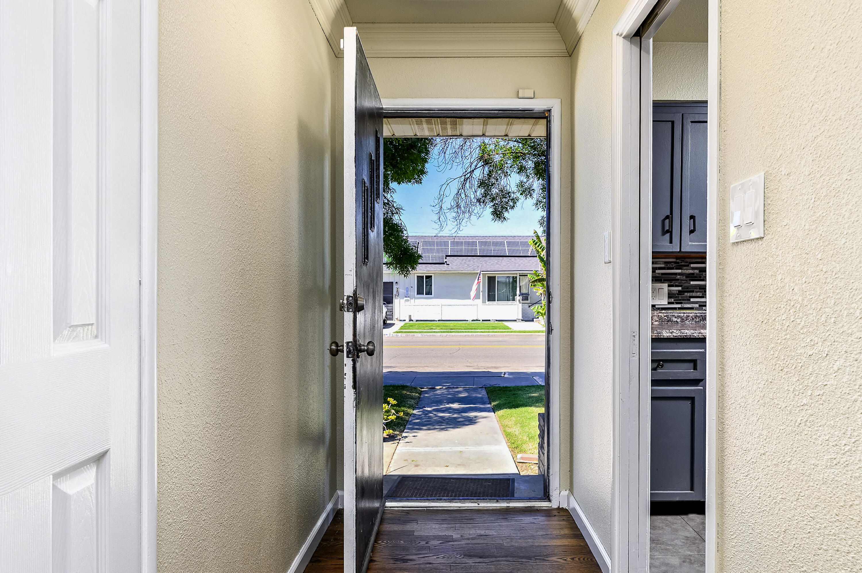 2109 N Kensington Way, Hanford, CA 93230