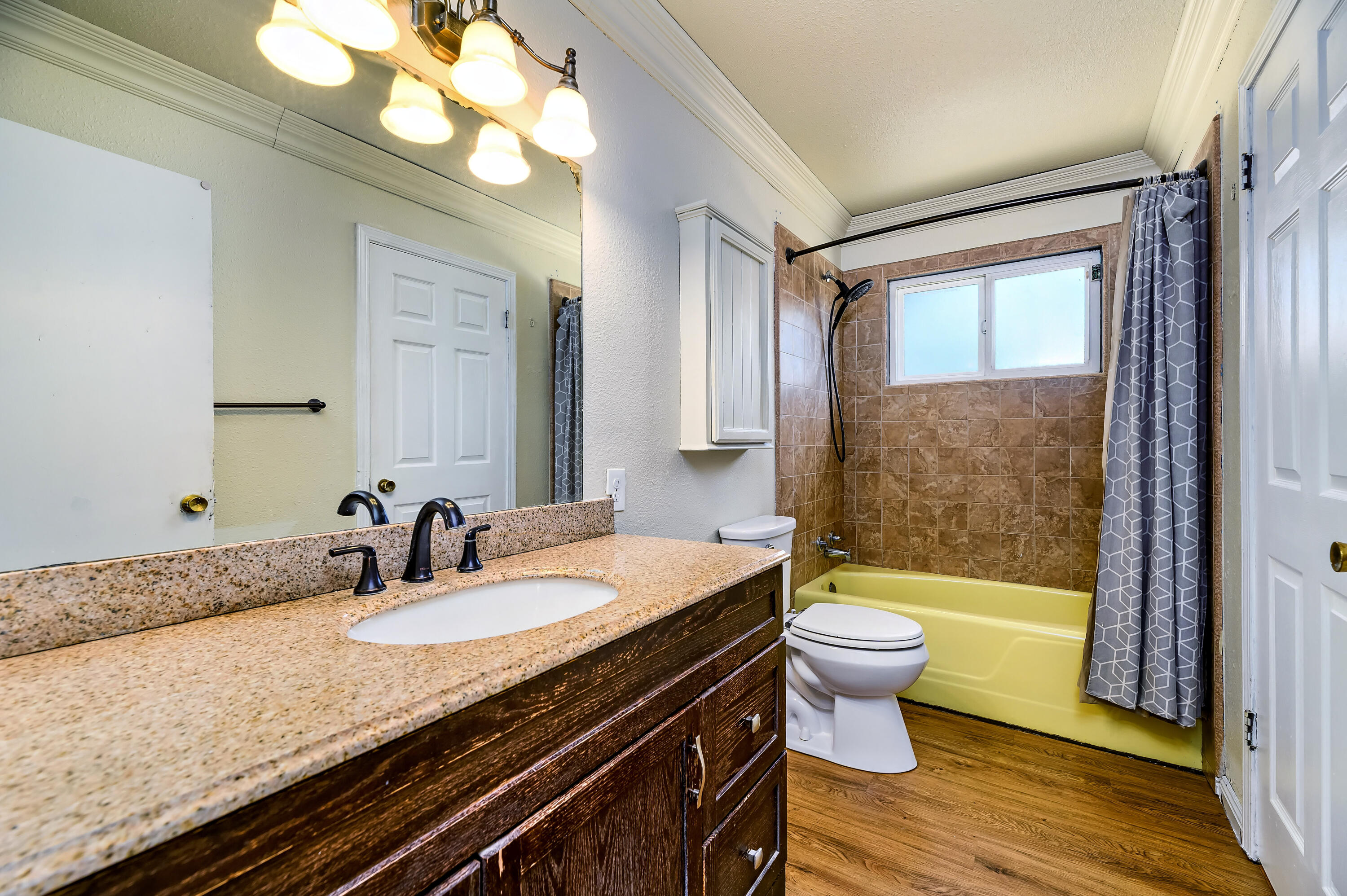 2109 N Kensington Way, Hanford, CA 93230