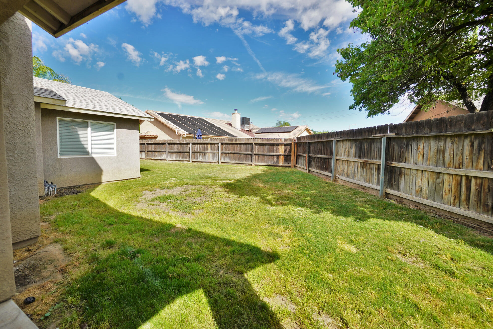 950 Geneva Dr, Lemoore, CA 93245