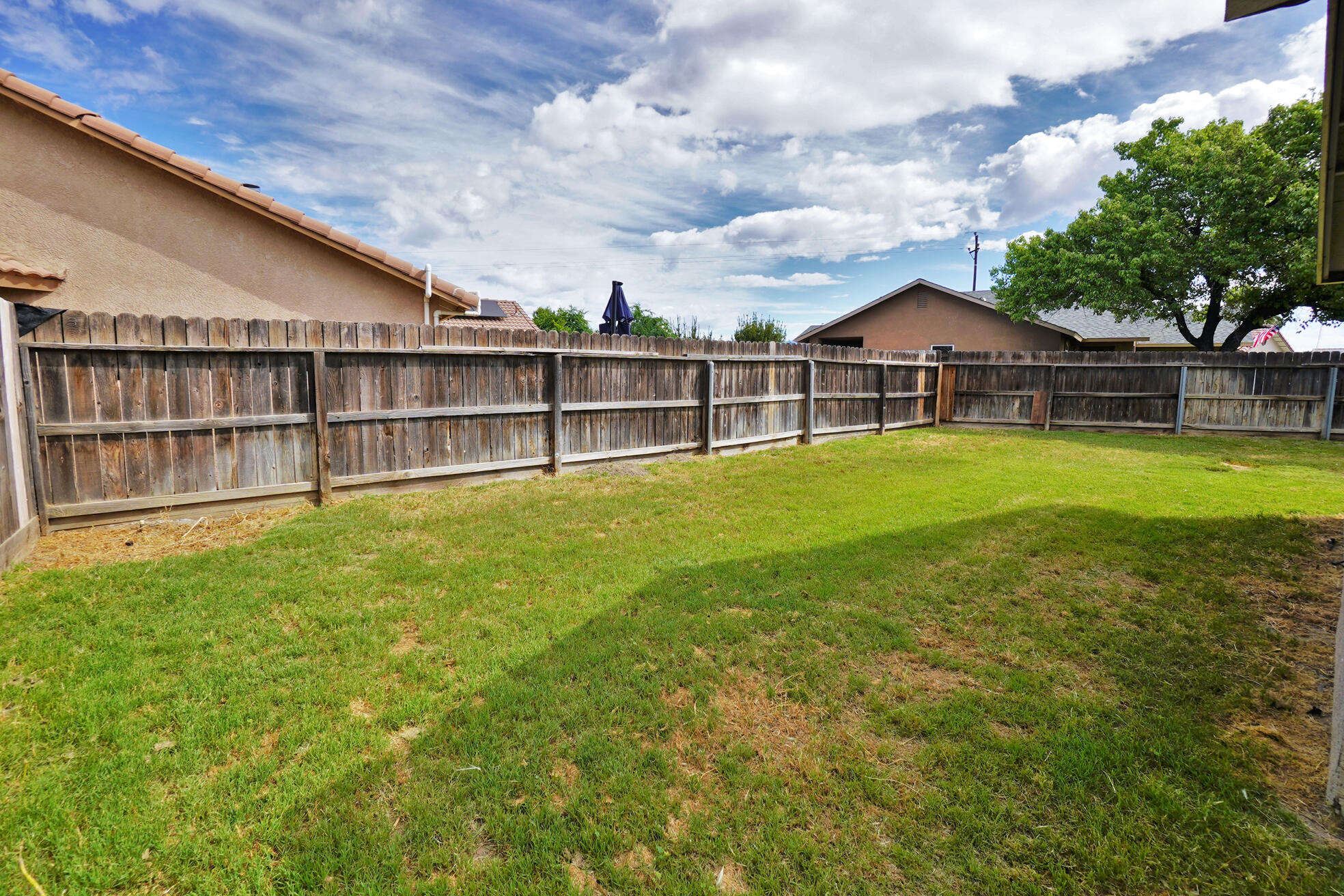 950 Geneva Dr, Lemoore, CA 93245