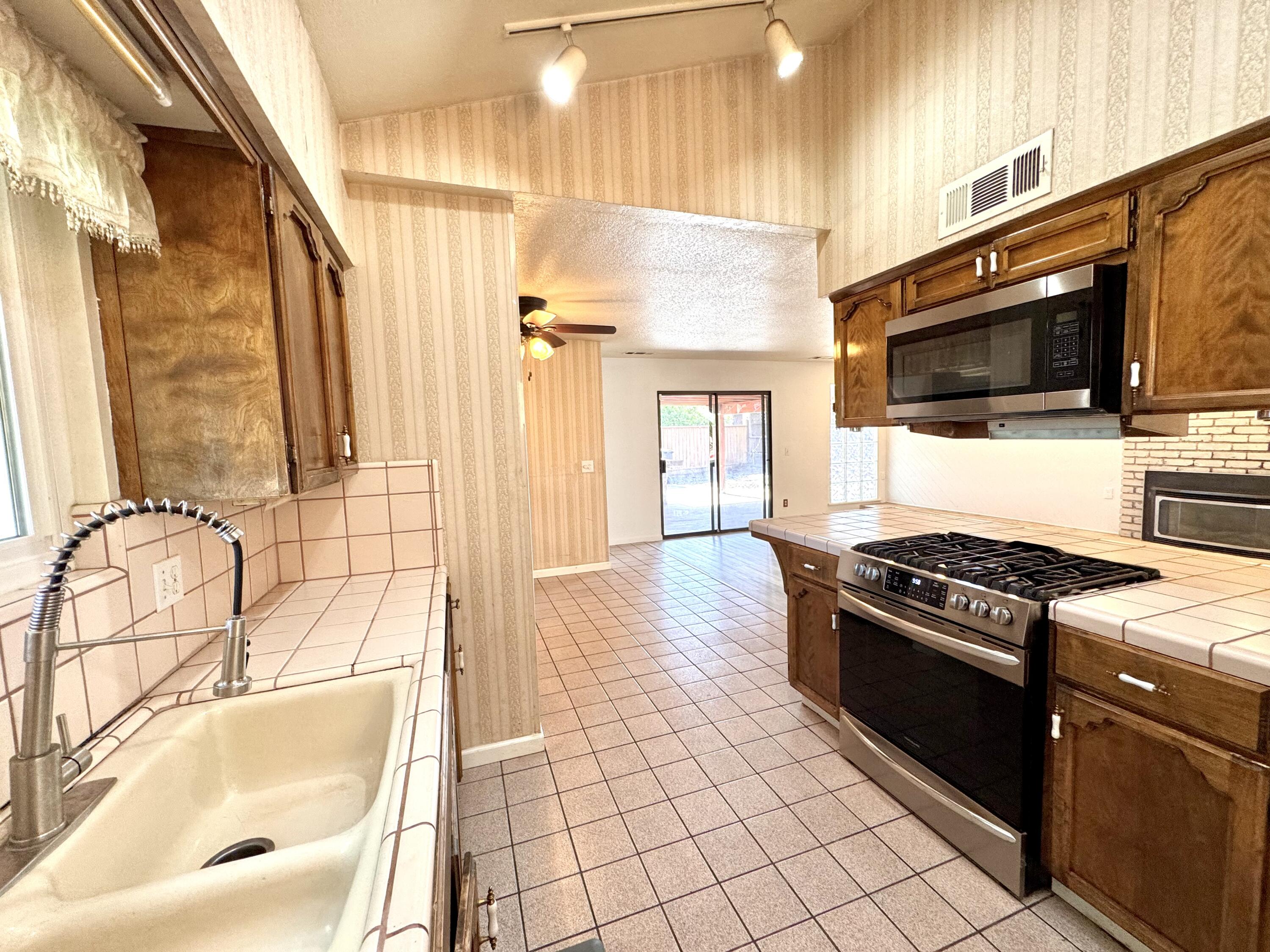 3841 W Cherry Ave, Visalia, CA 93277