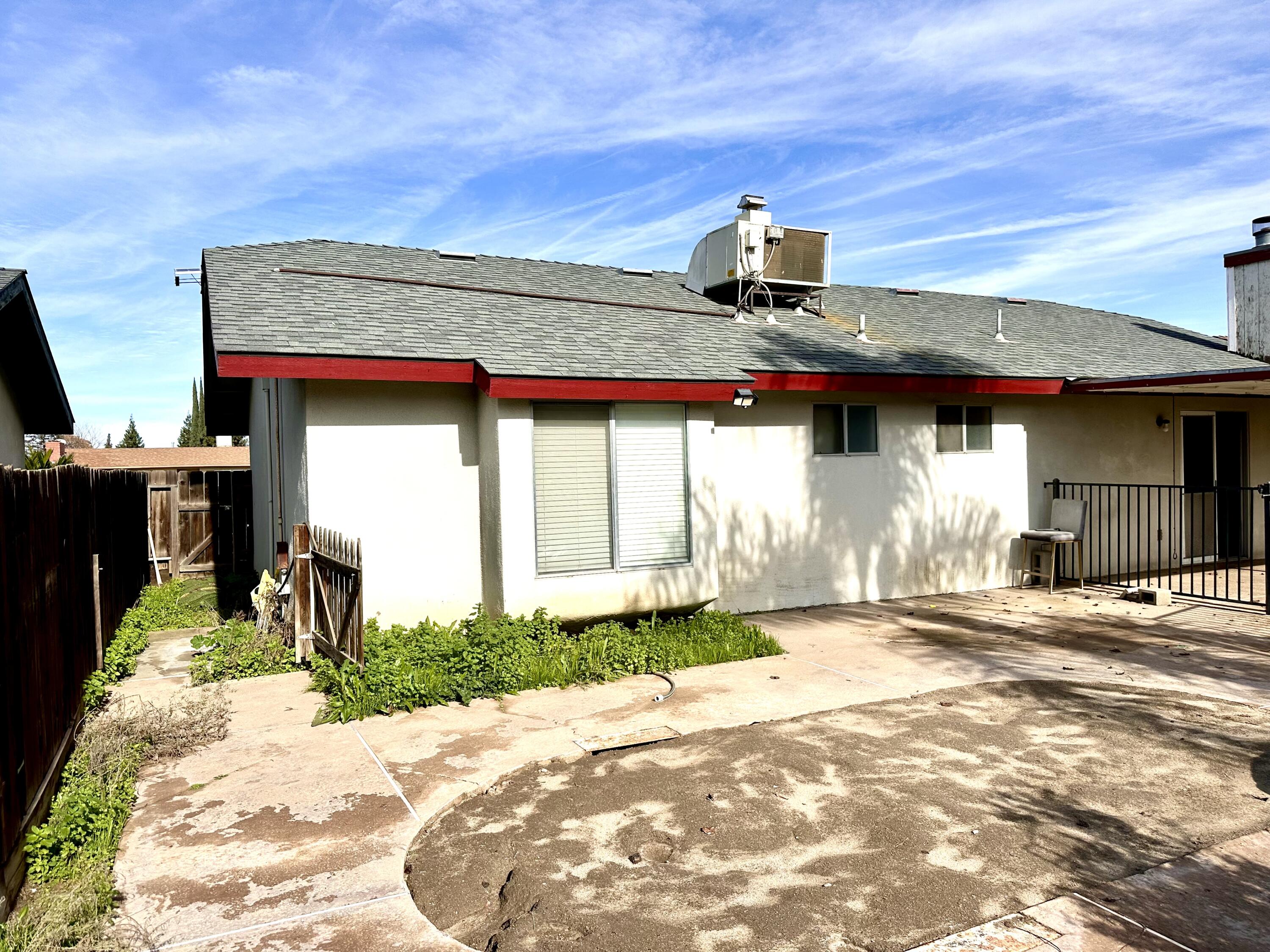 1351 W Westfield Ave, Porterville, CA 93257