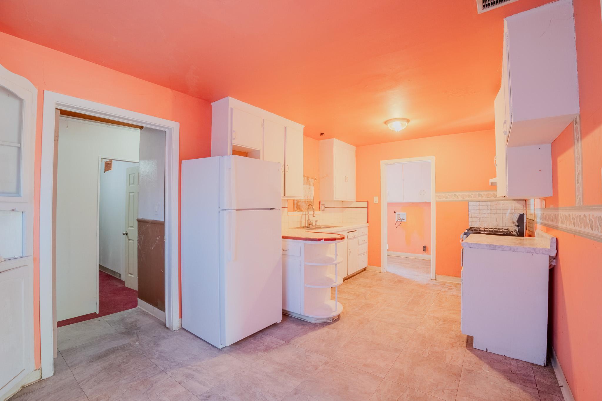 513 E Tulare St, Avenal, CA 93204