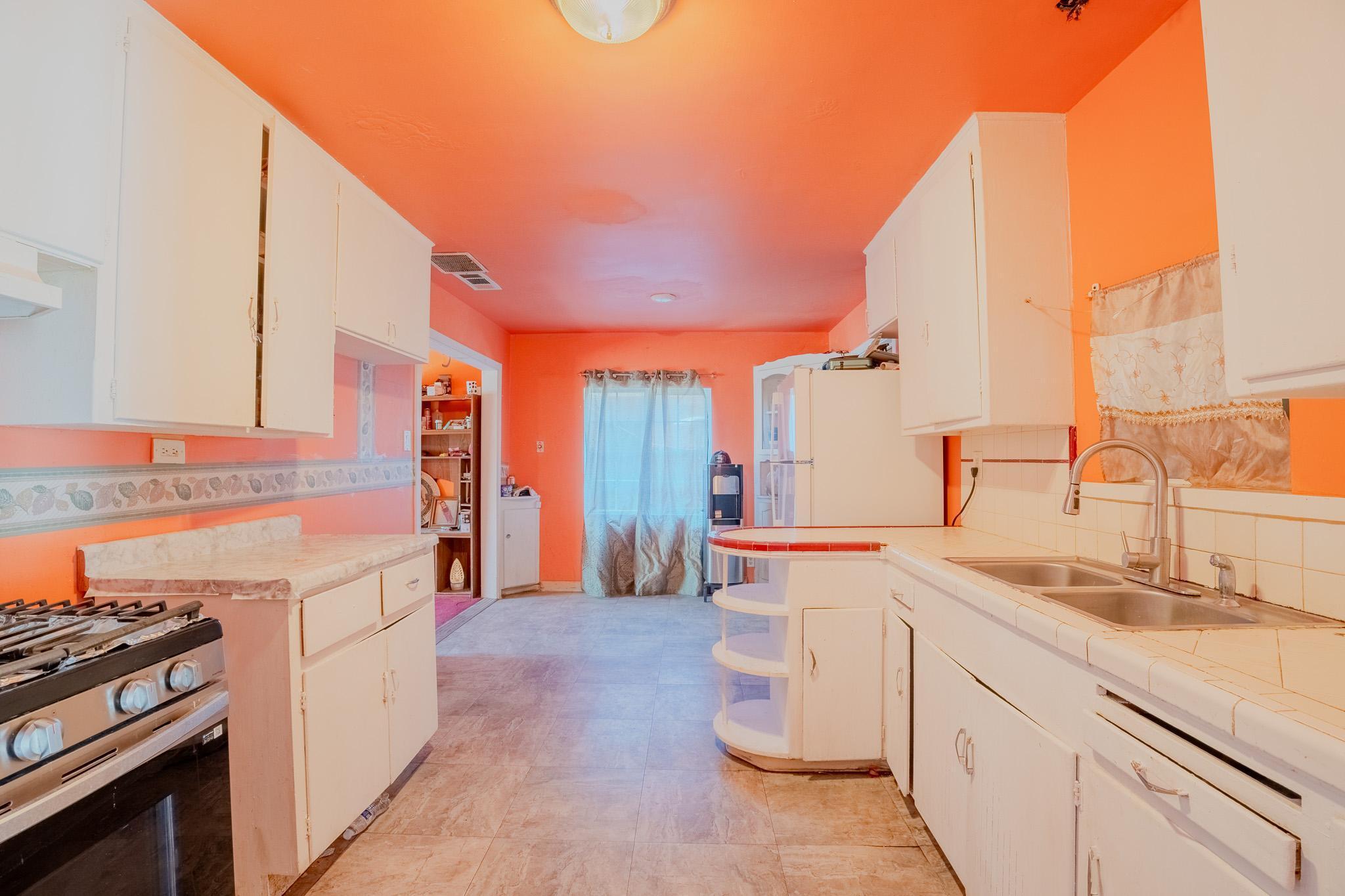 513 E Tulare St, Avenal, CA 93204