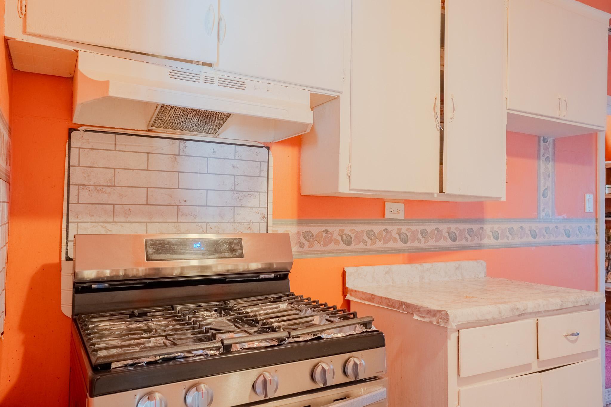 513 E Tulare St, Avenal, CA 93204