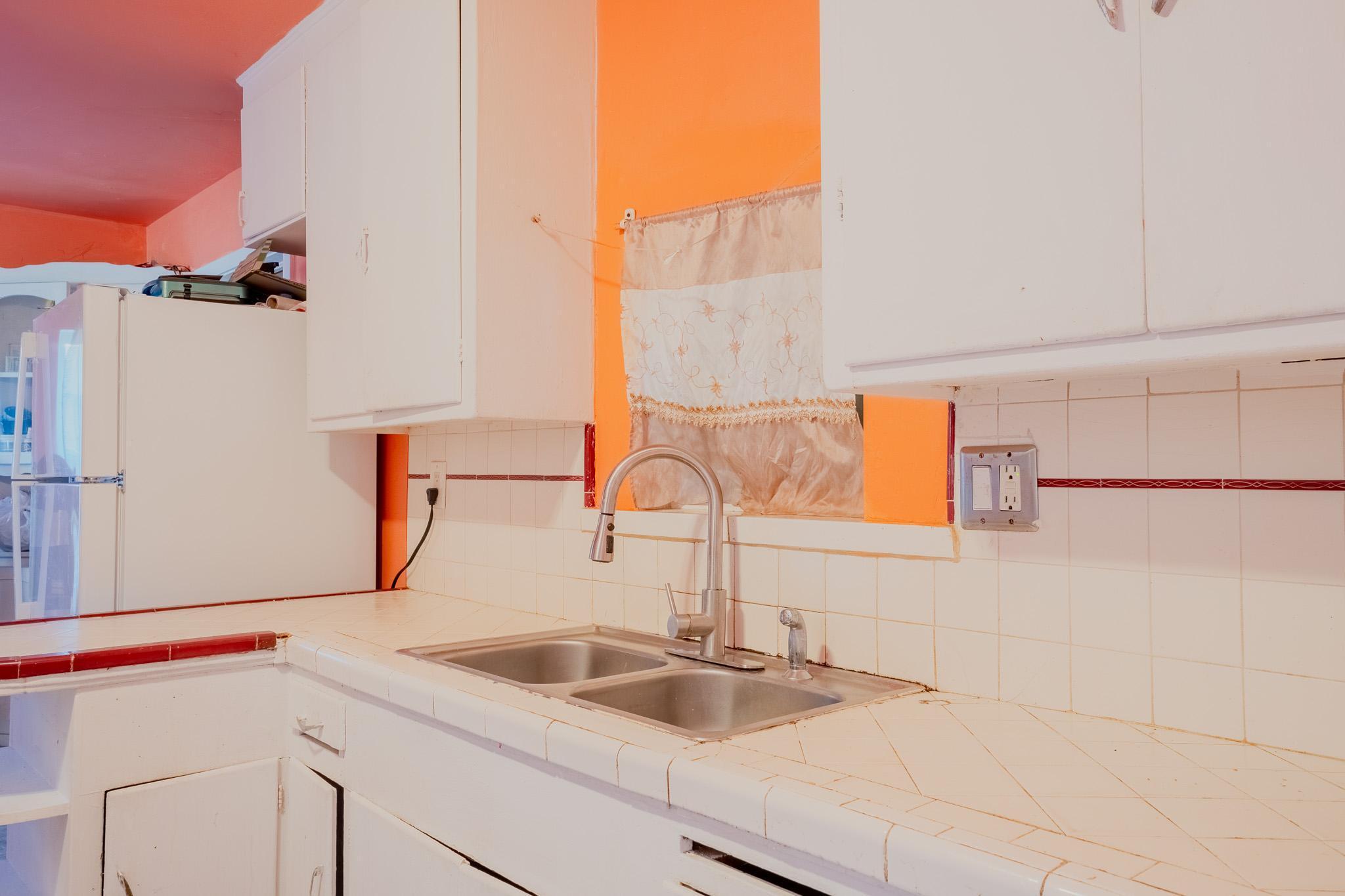 513 E Tulare St, Avenal, CA 93204