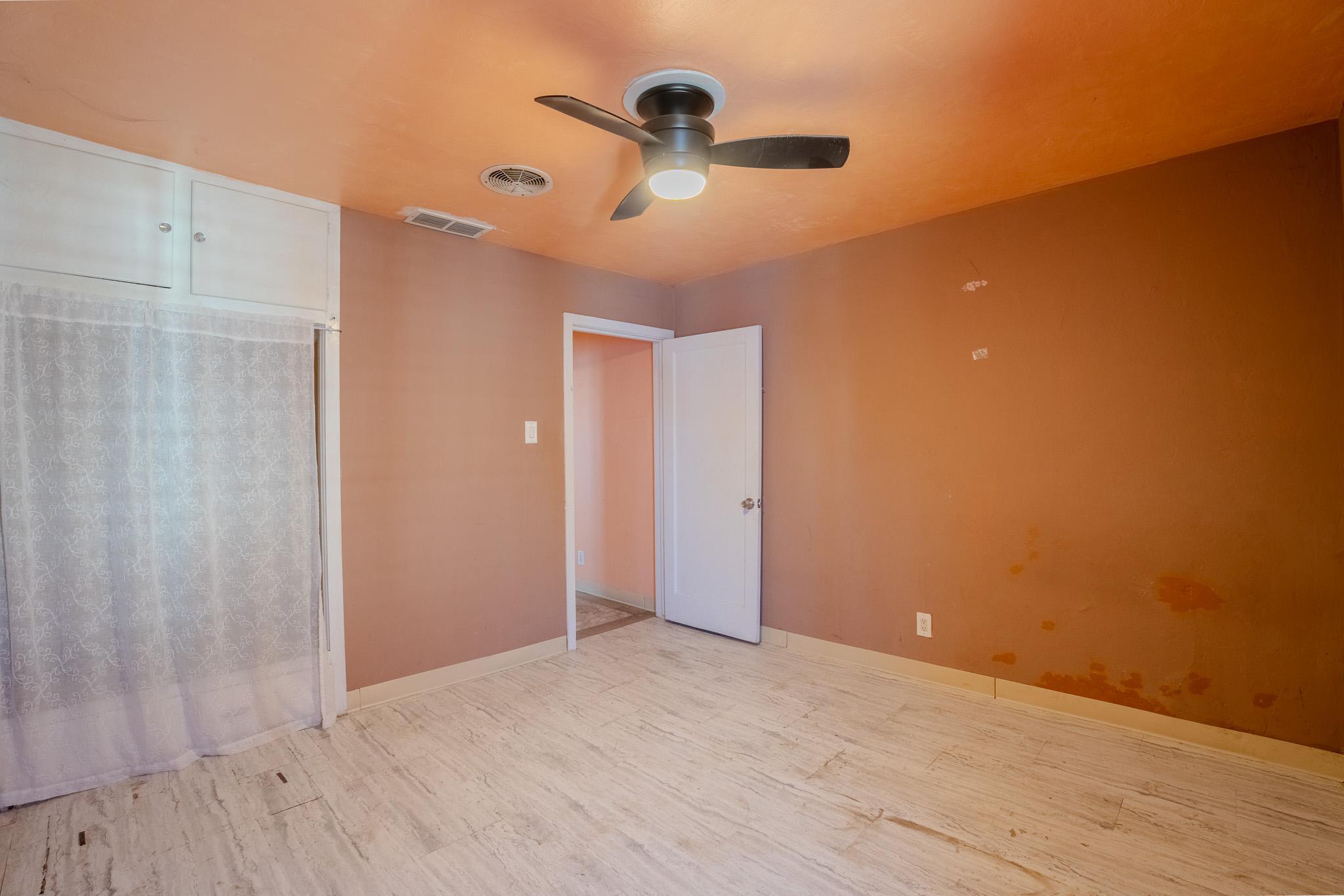 513 E Tulare St, Avenal, CA 93204