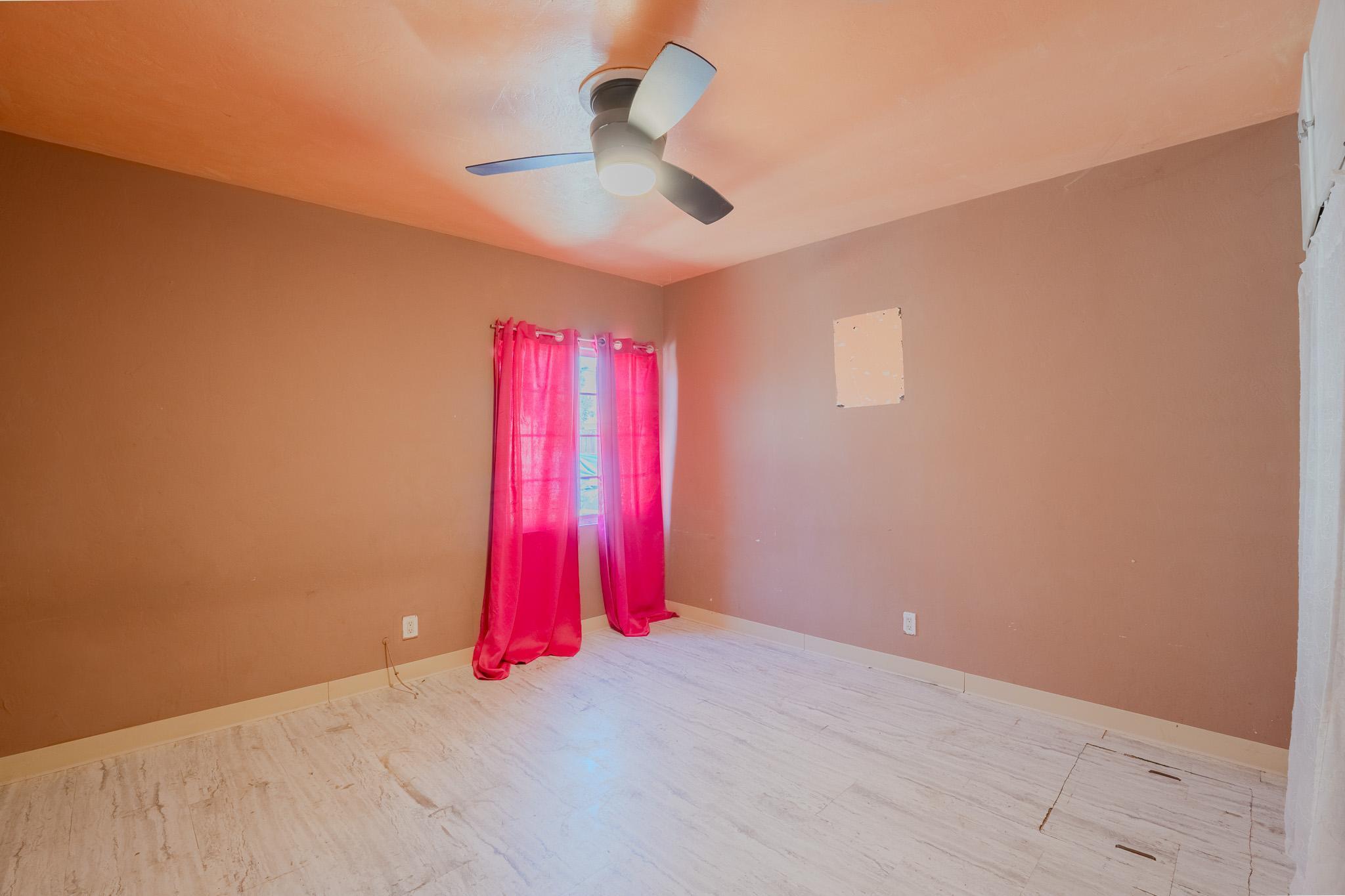 513 E Tulare St, Avenal, CA 93204