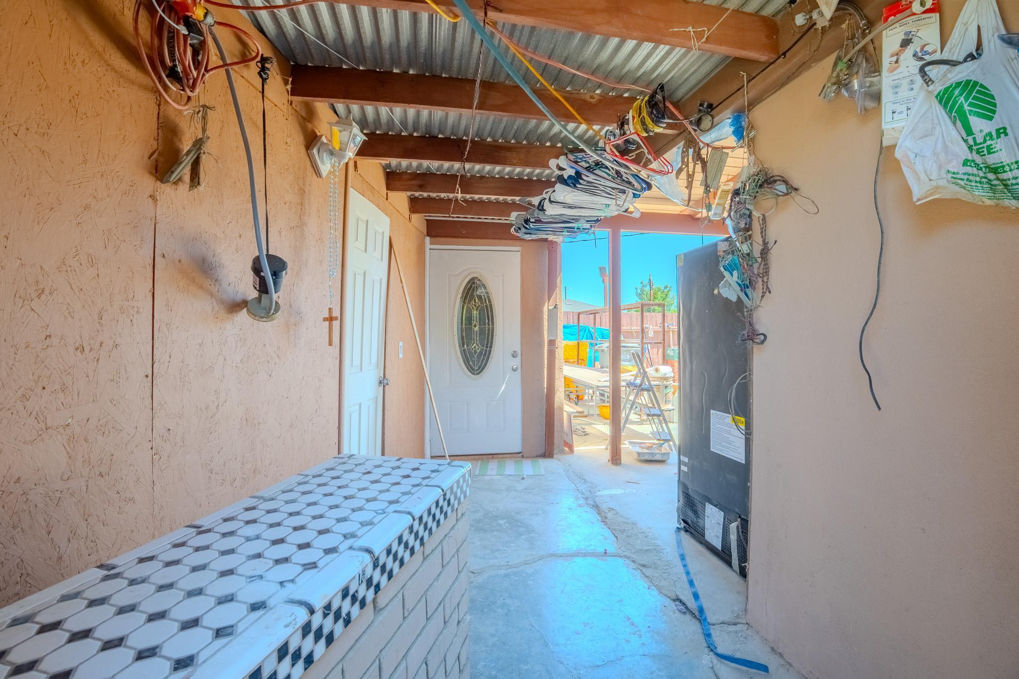 513 E Tulare St, Avenal, CA 93204