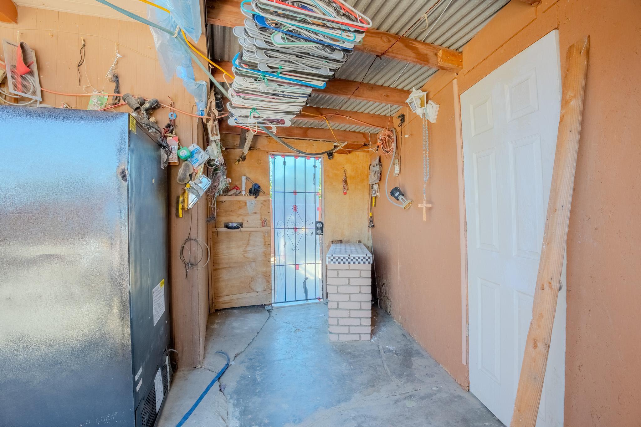 513 E Tulare St, Avenal, CA 93204