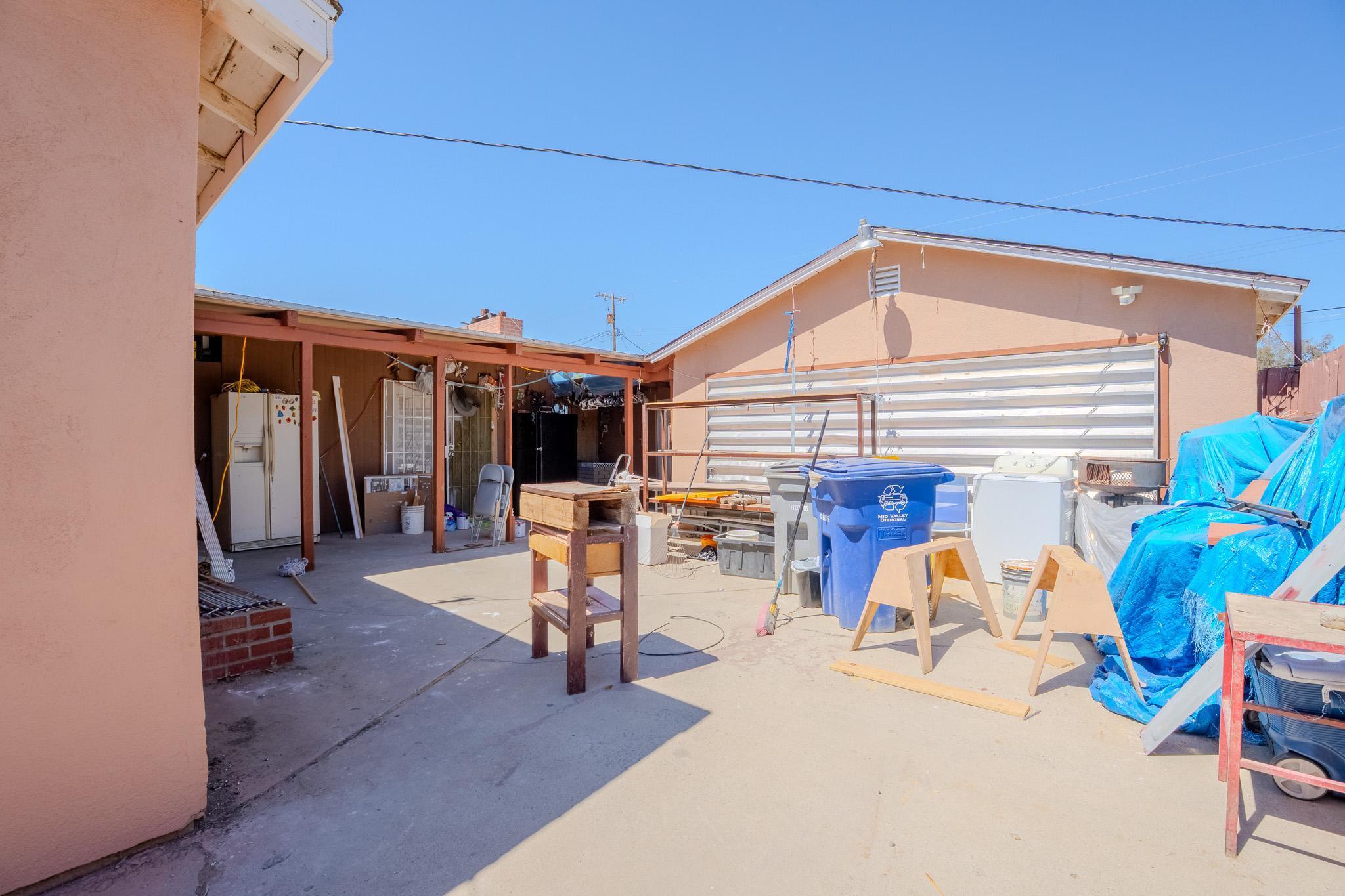 513 E Tulare St, Avenal, CA 93204