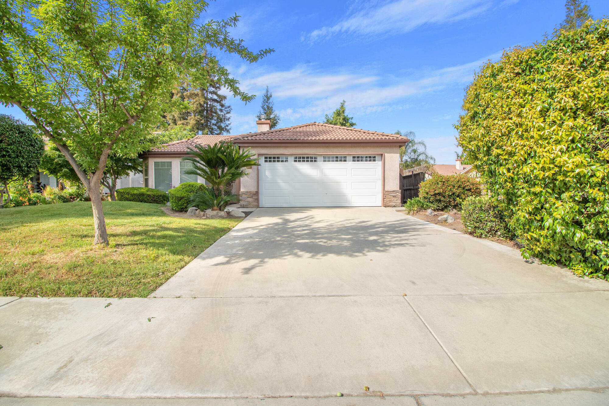 1602 E La Vida Ct, Visalia, CA 93292