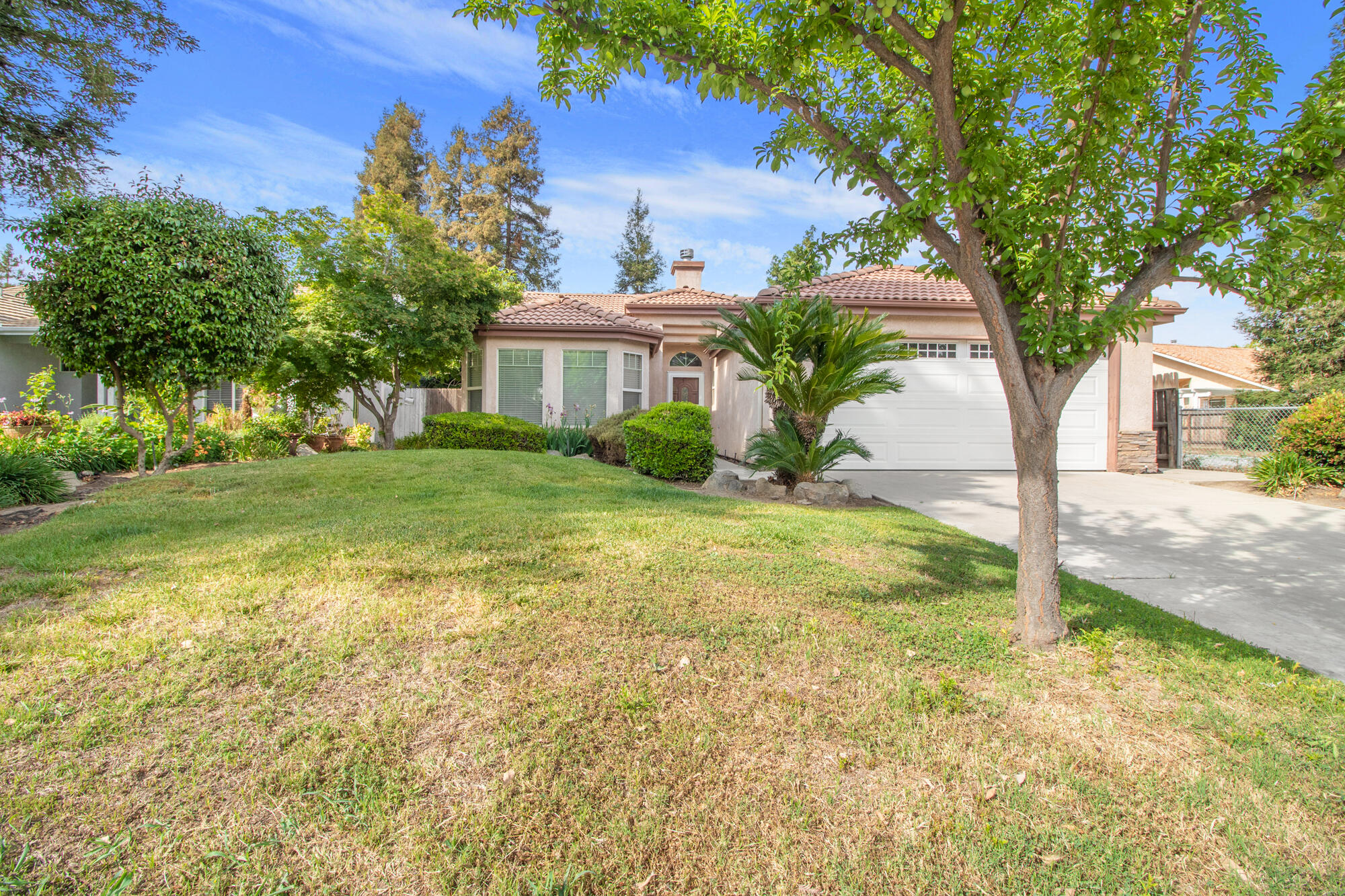 1602 E La Vida Ct, Visalia, CA 93292