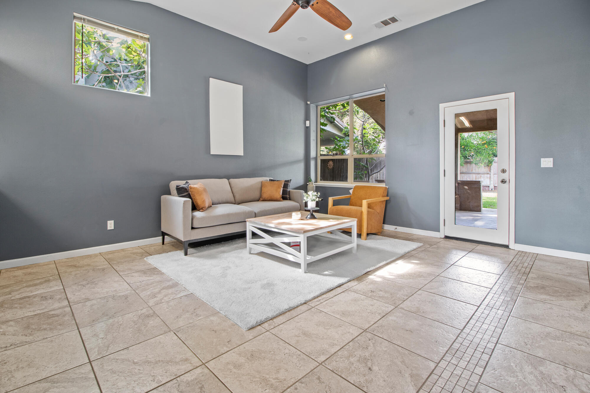 1602 E La Vida Ct, Visalia, CA 93292