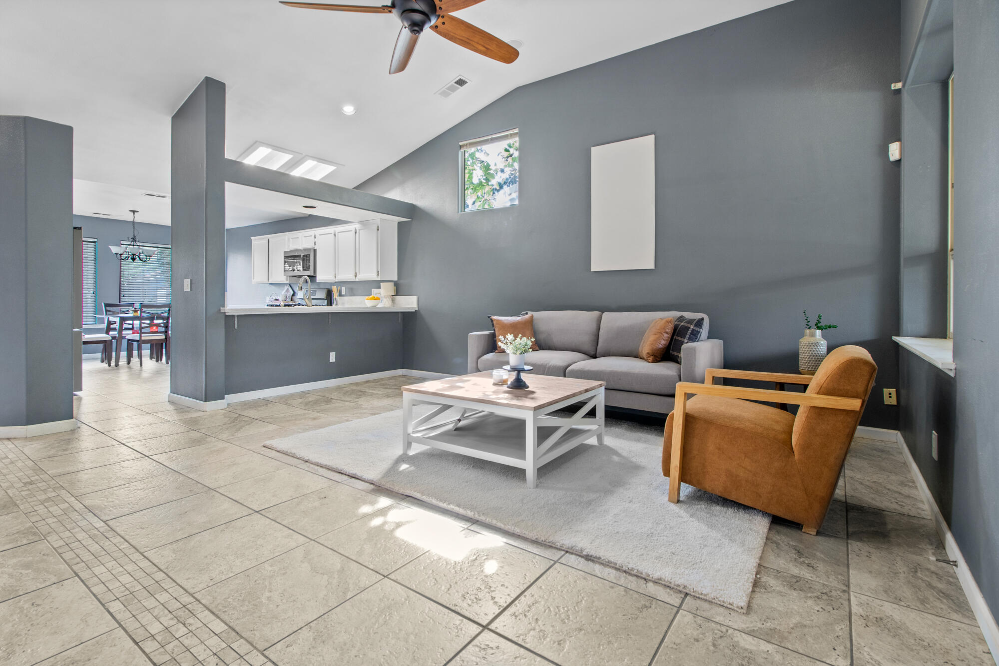 1602 E La Vida Ct, Visalia, CA 93292