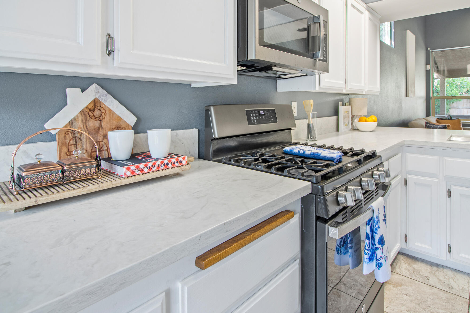 1602 E La Vida Ct, Visalia, CA 93292