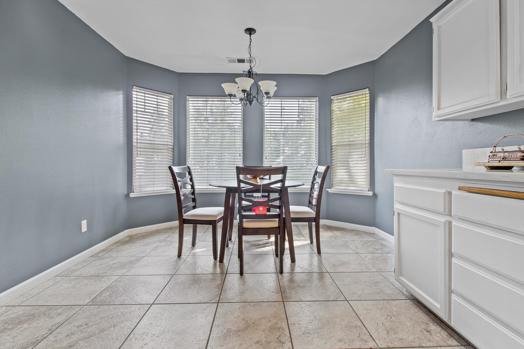 1602 E La Vida Ct, Visalia, CA 93292