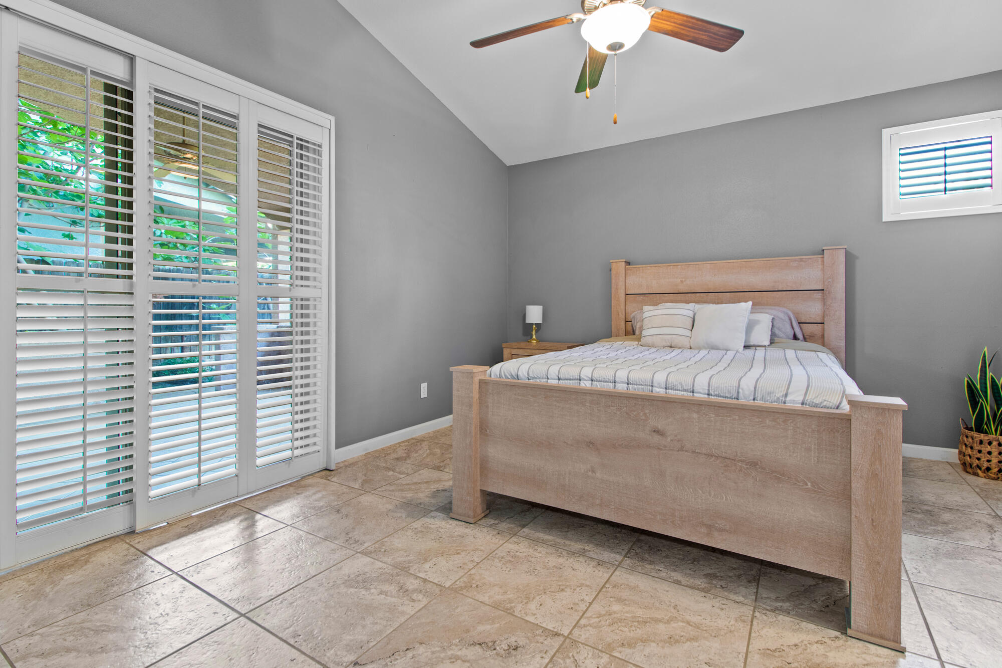 1602 E La Vida Ct, Visalia, CA 93292