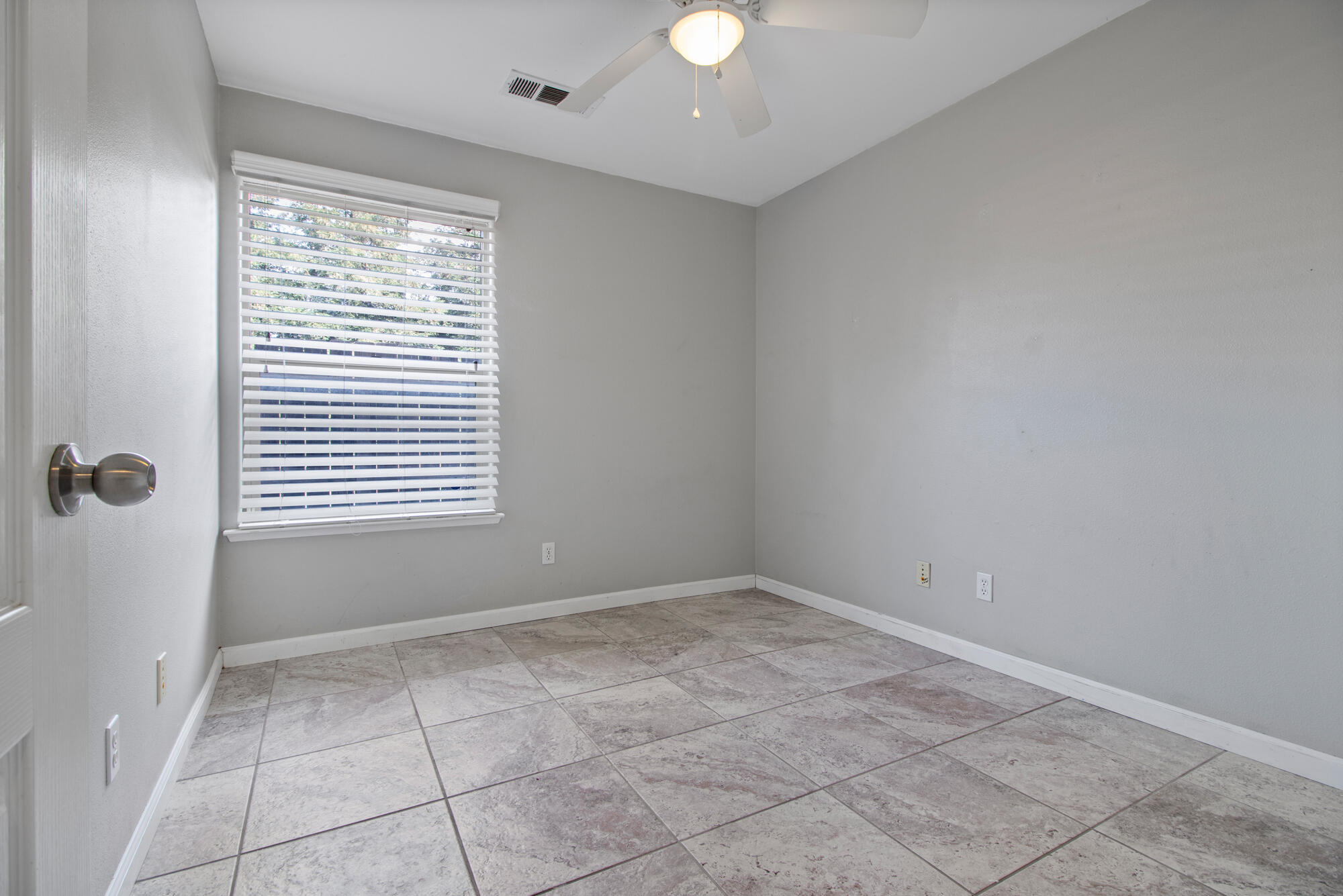 1602 E La Vida Ct, Visalia, CA 93292