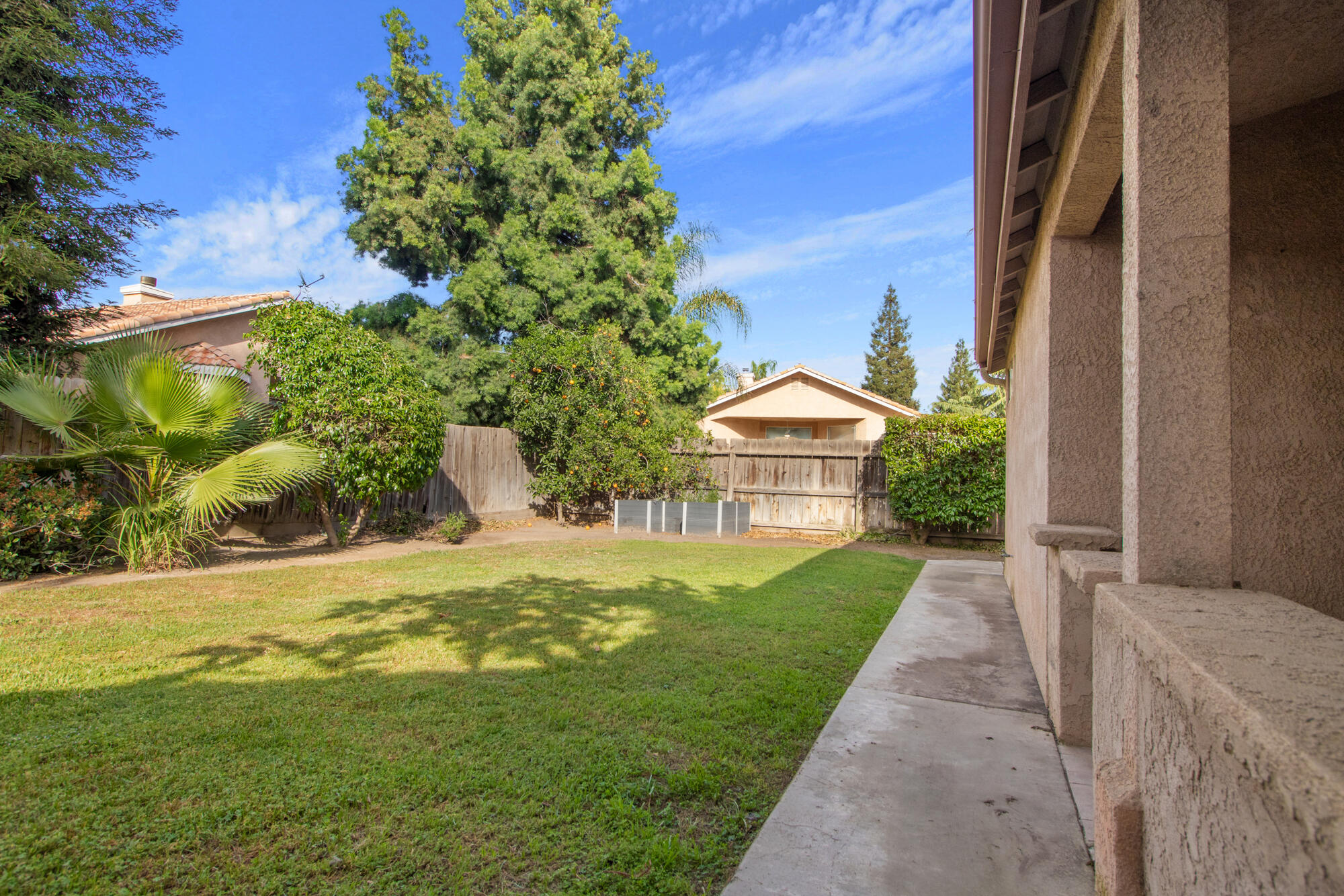 1602 E La Vida Ct, Visalia, CA 93292