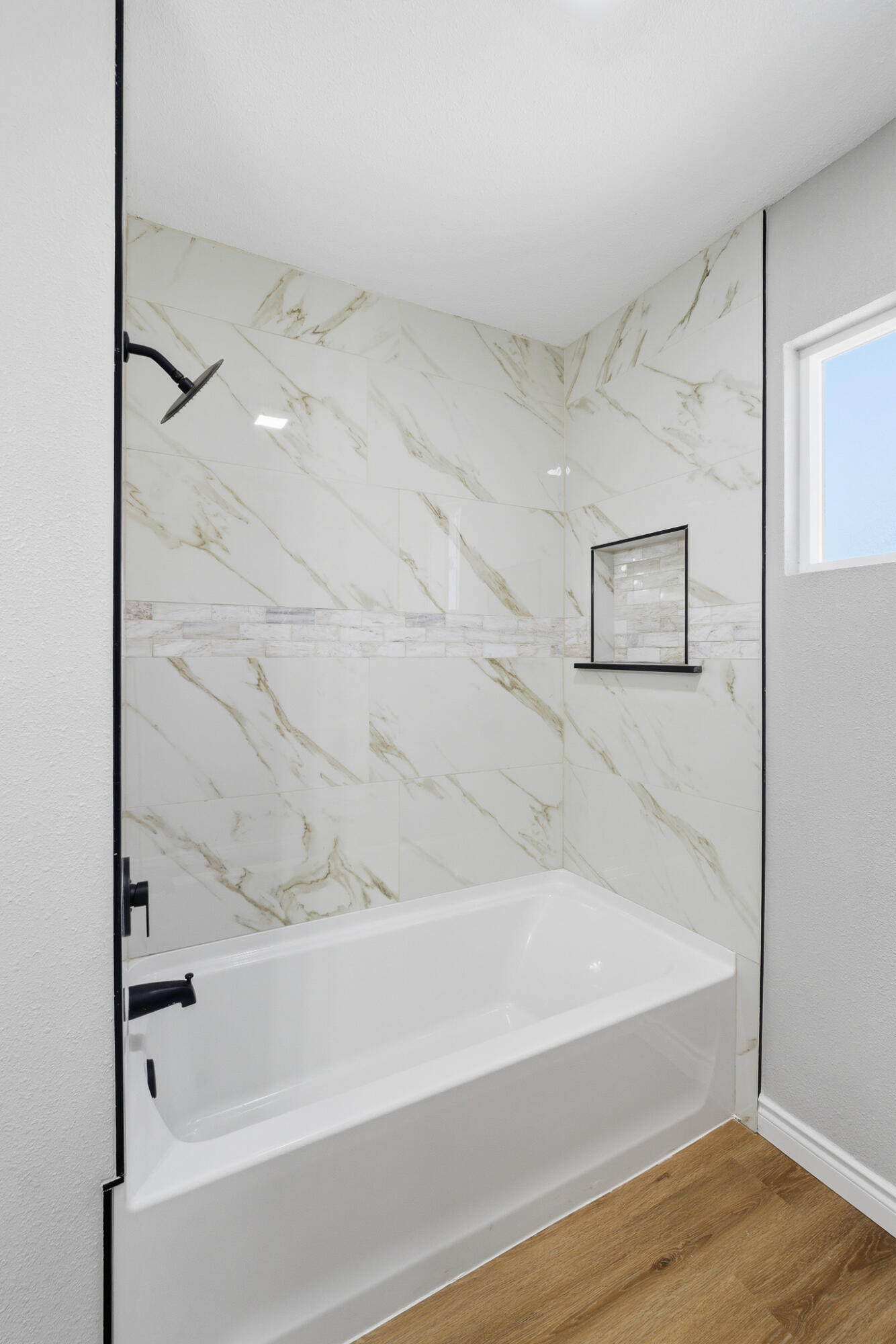 1963 Douglas St, Porterville, CA 93257