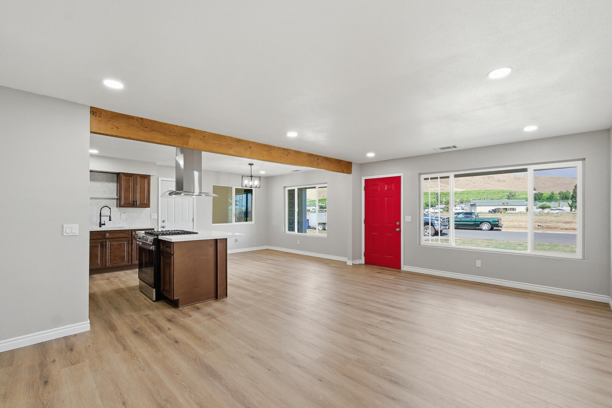 1963 Douglas St, Porterville, CA 93257