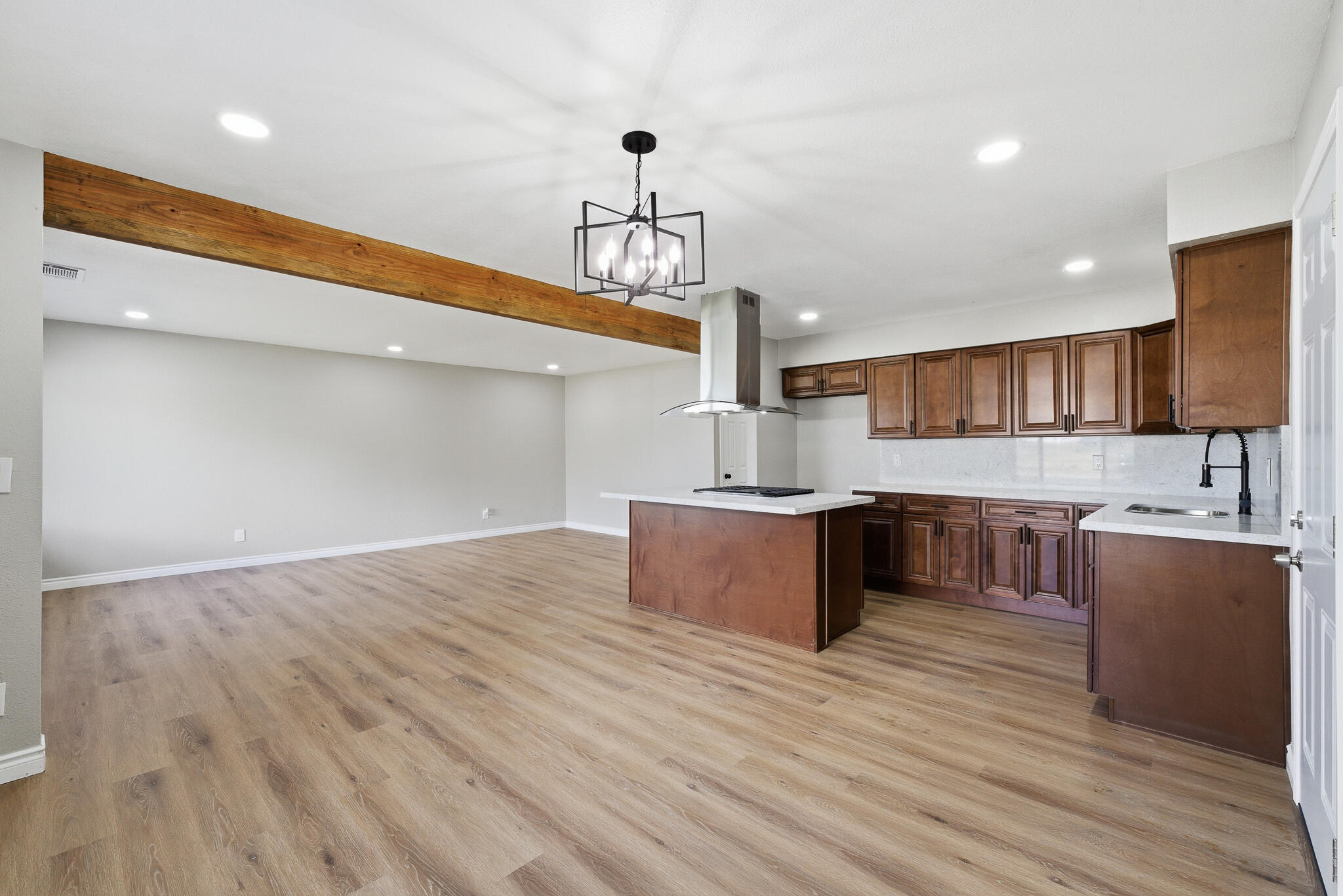 1963 Douglas St, Porterville, CA 93257