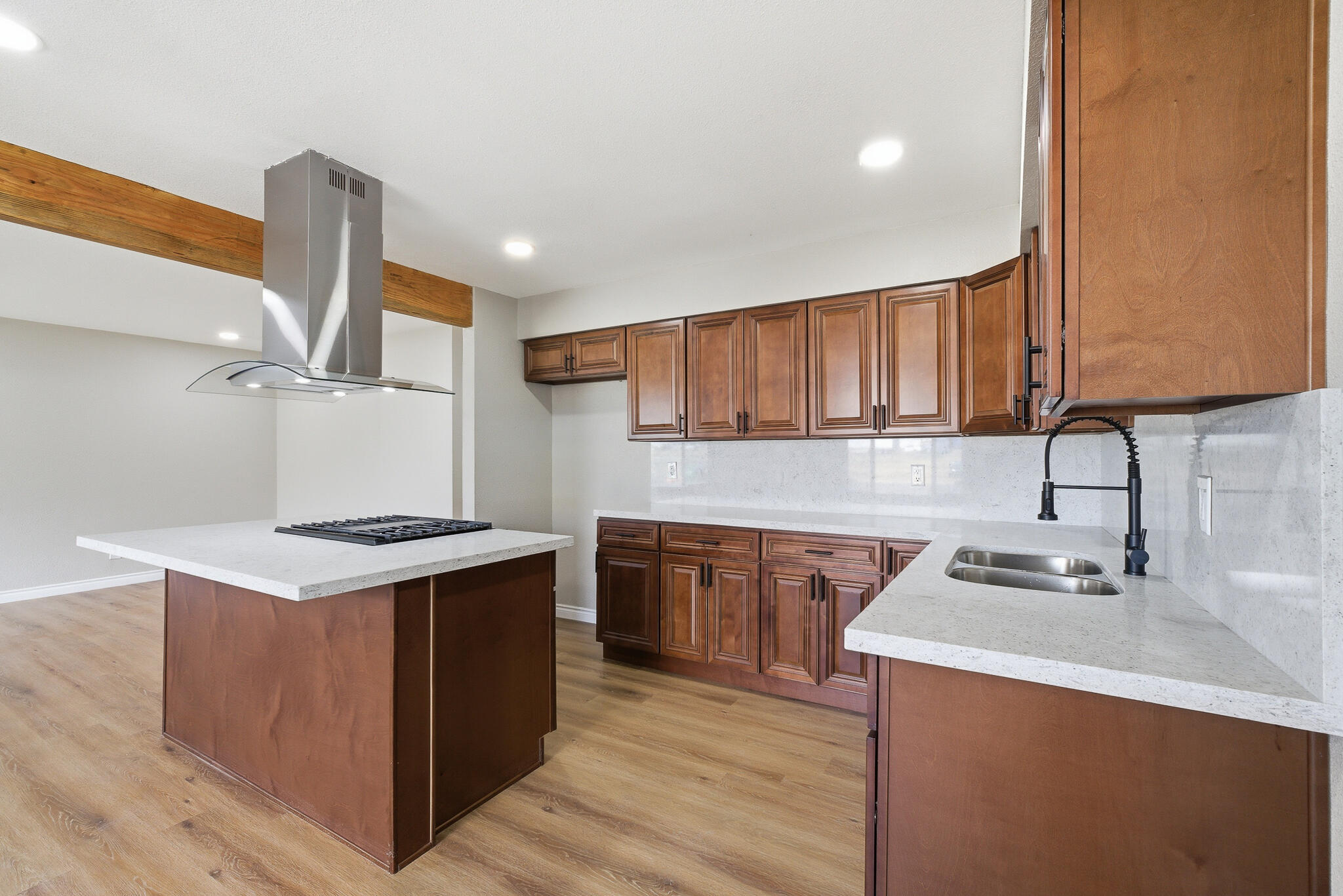 1963 Douglas St, Porterville, CA 93257