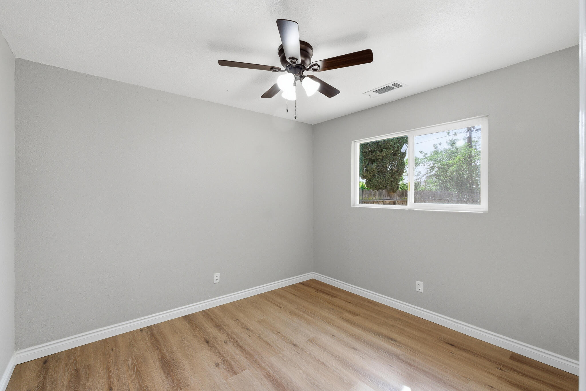 1963 Douglas St, Porterville, CA 93257