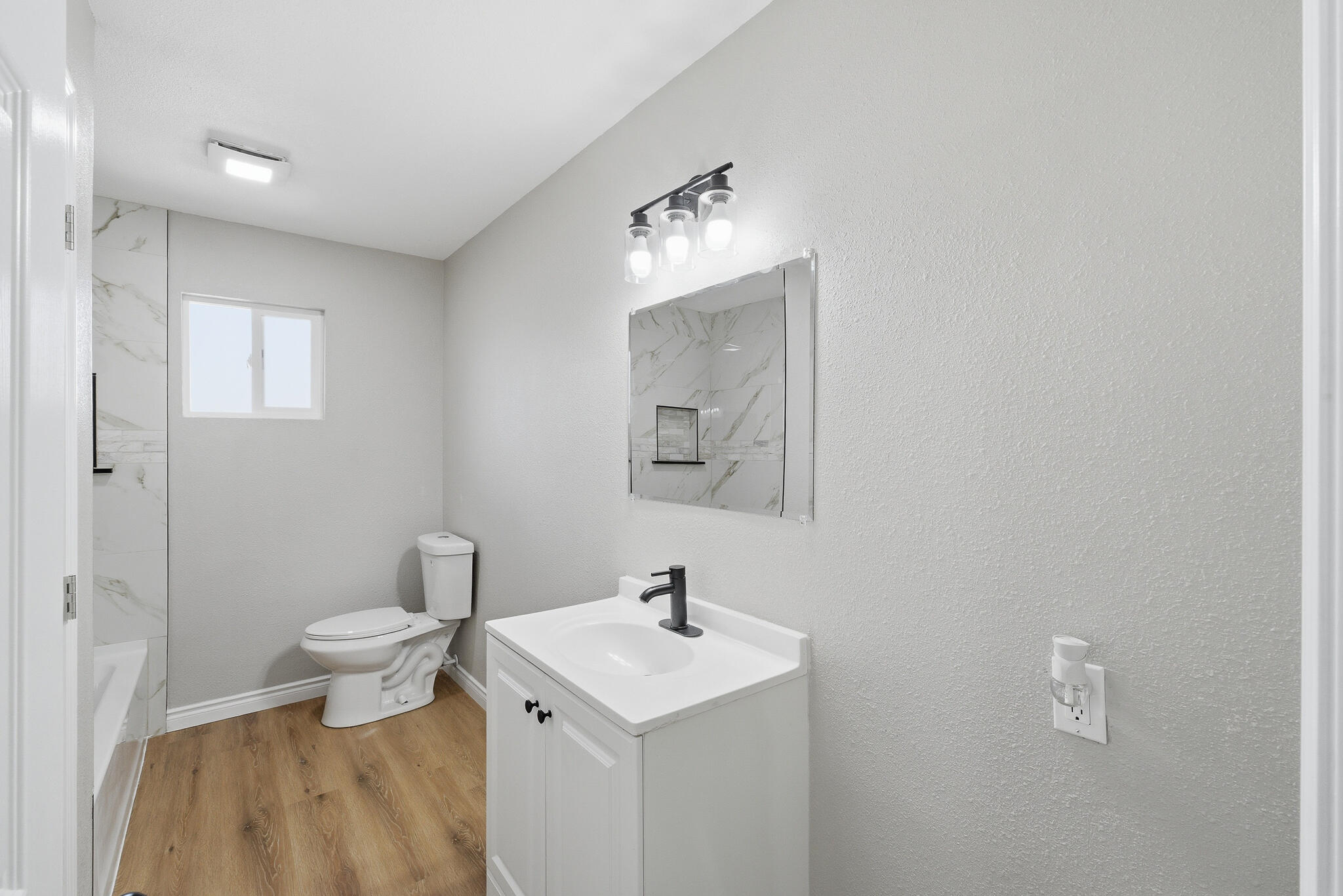 1963 Douglas St, Porterville, CA 93257