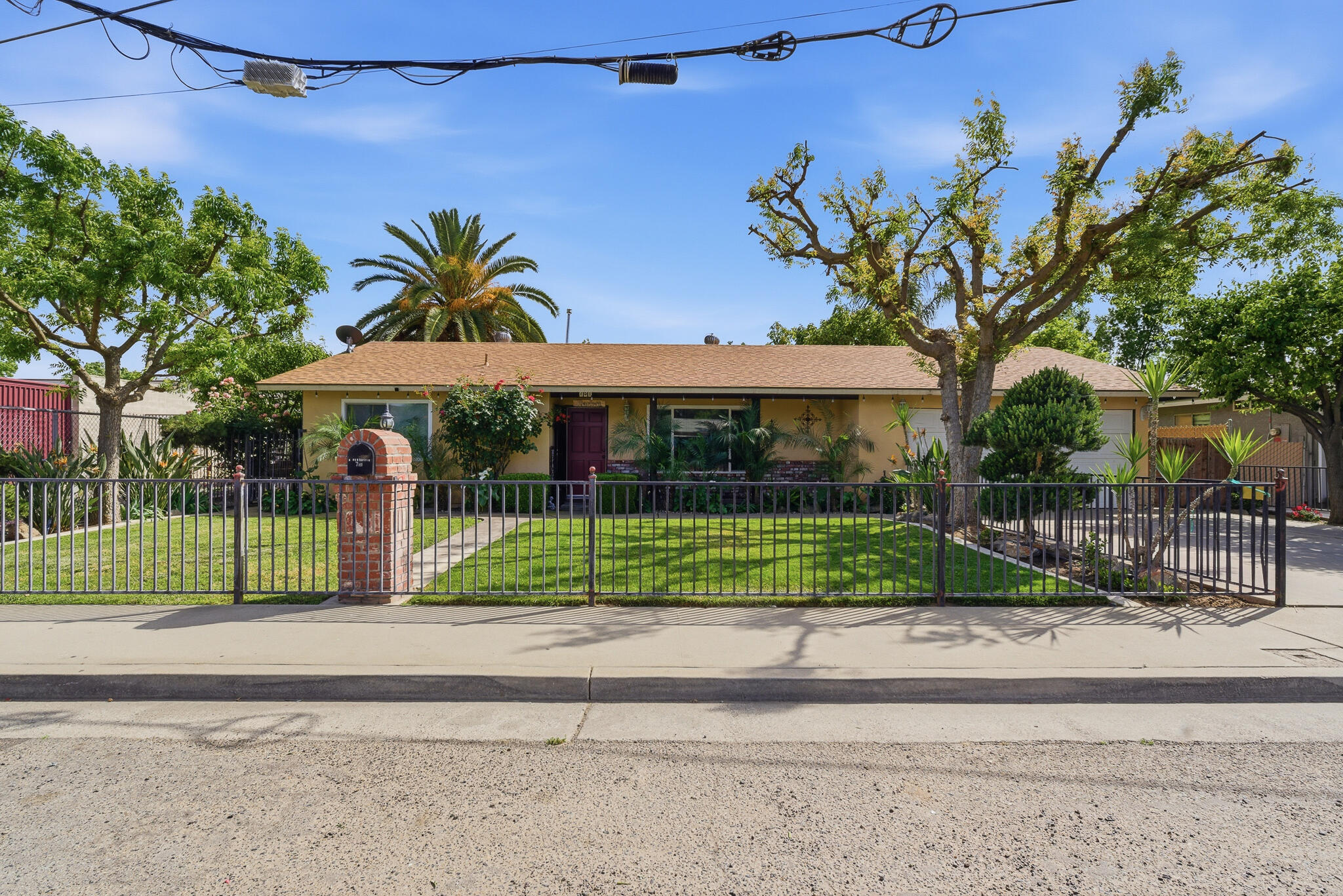 751 W Westfield Ave, Porterville, CA 93257