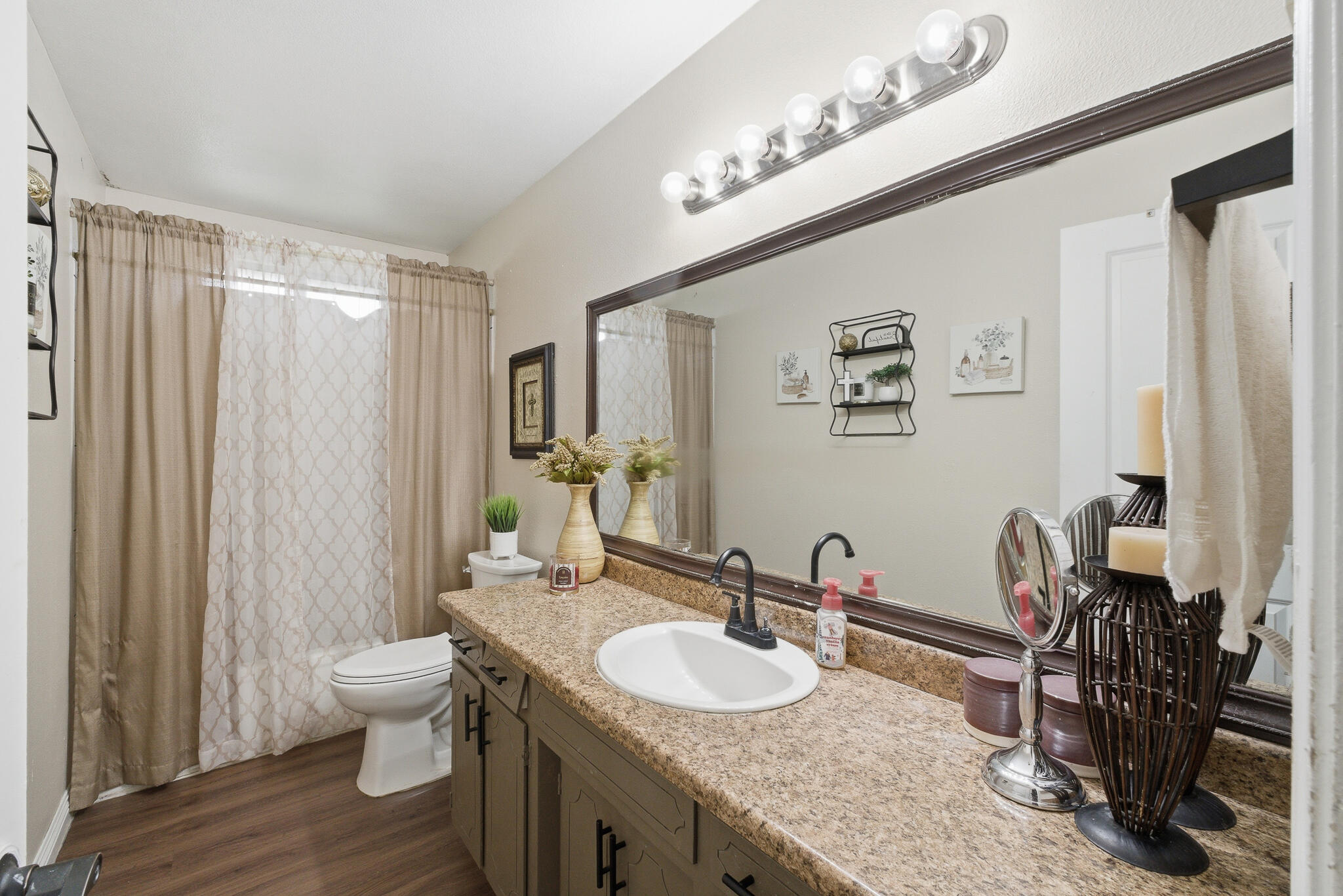 751 W Westfield Ave, Porterville, CA 93257