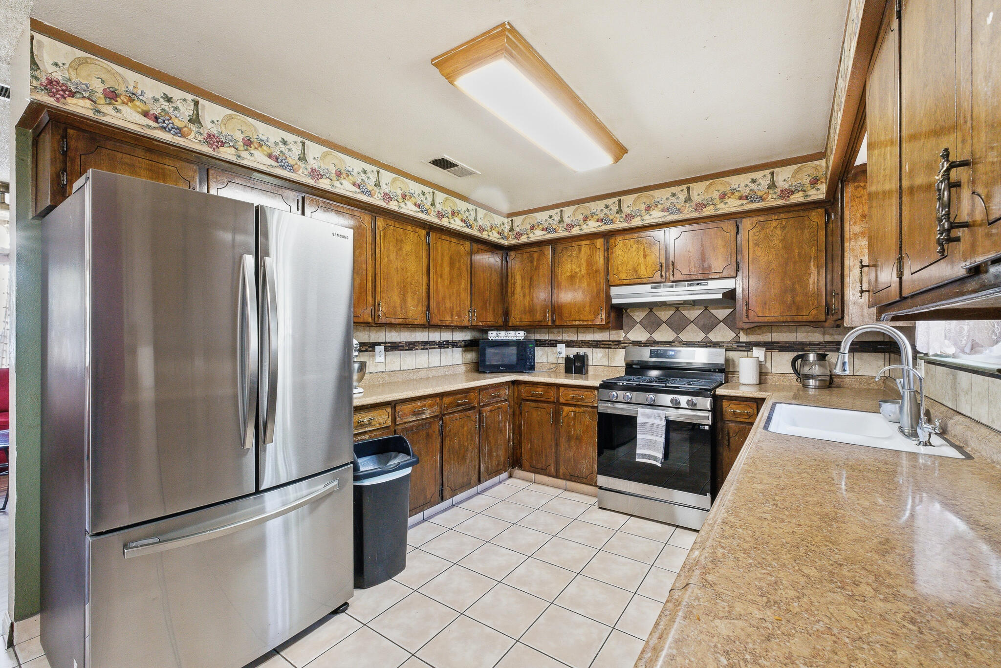 751 W Westfield Ave, Porterville, CA 93257