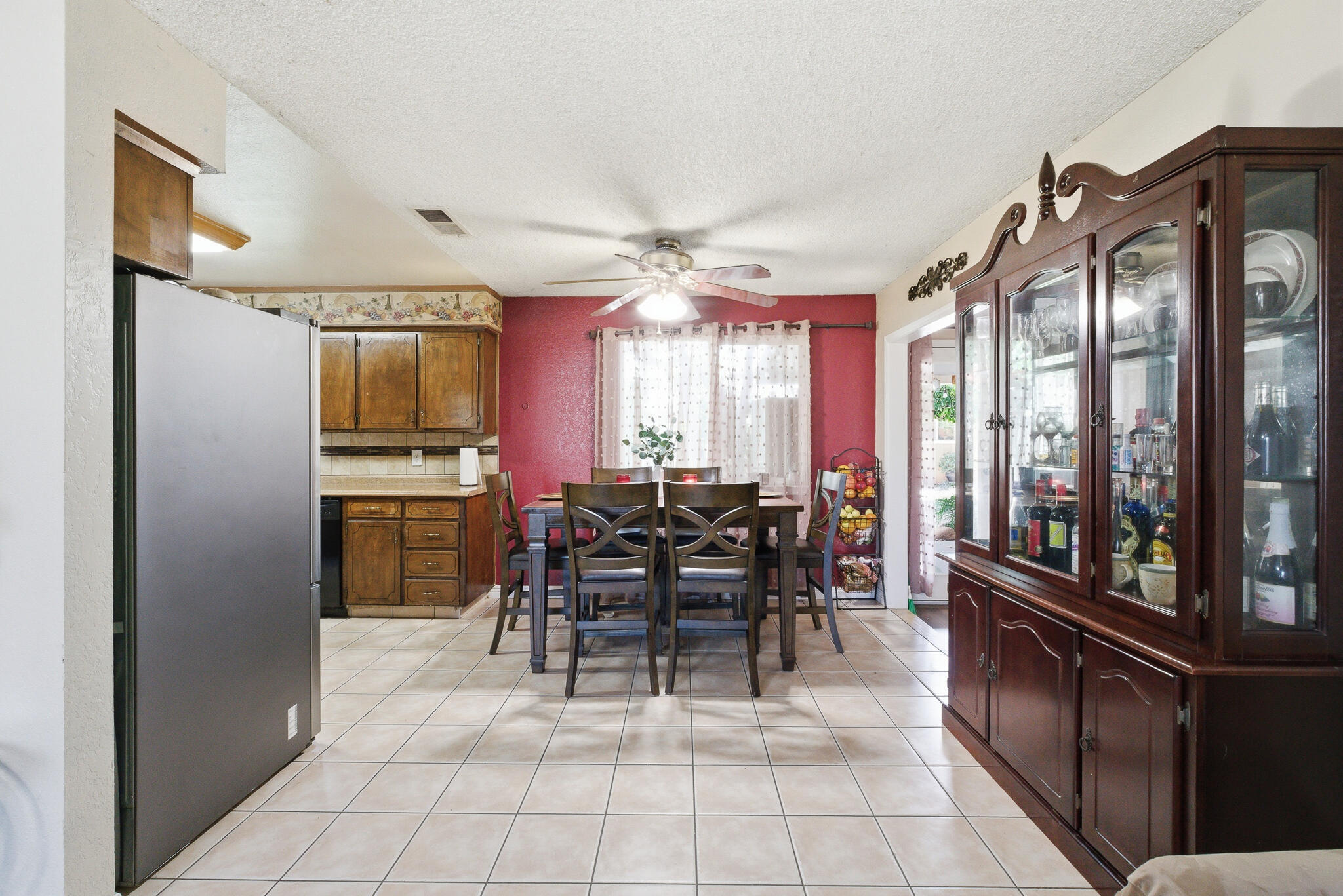 751 W Westfield Ave, Porterville, CA 93257