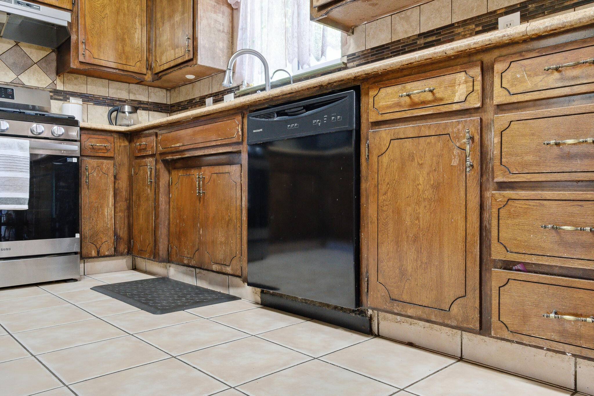 751 W Westfield Ave, Porterville, CA 93257