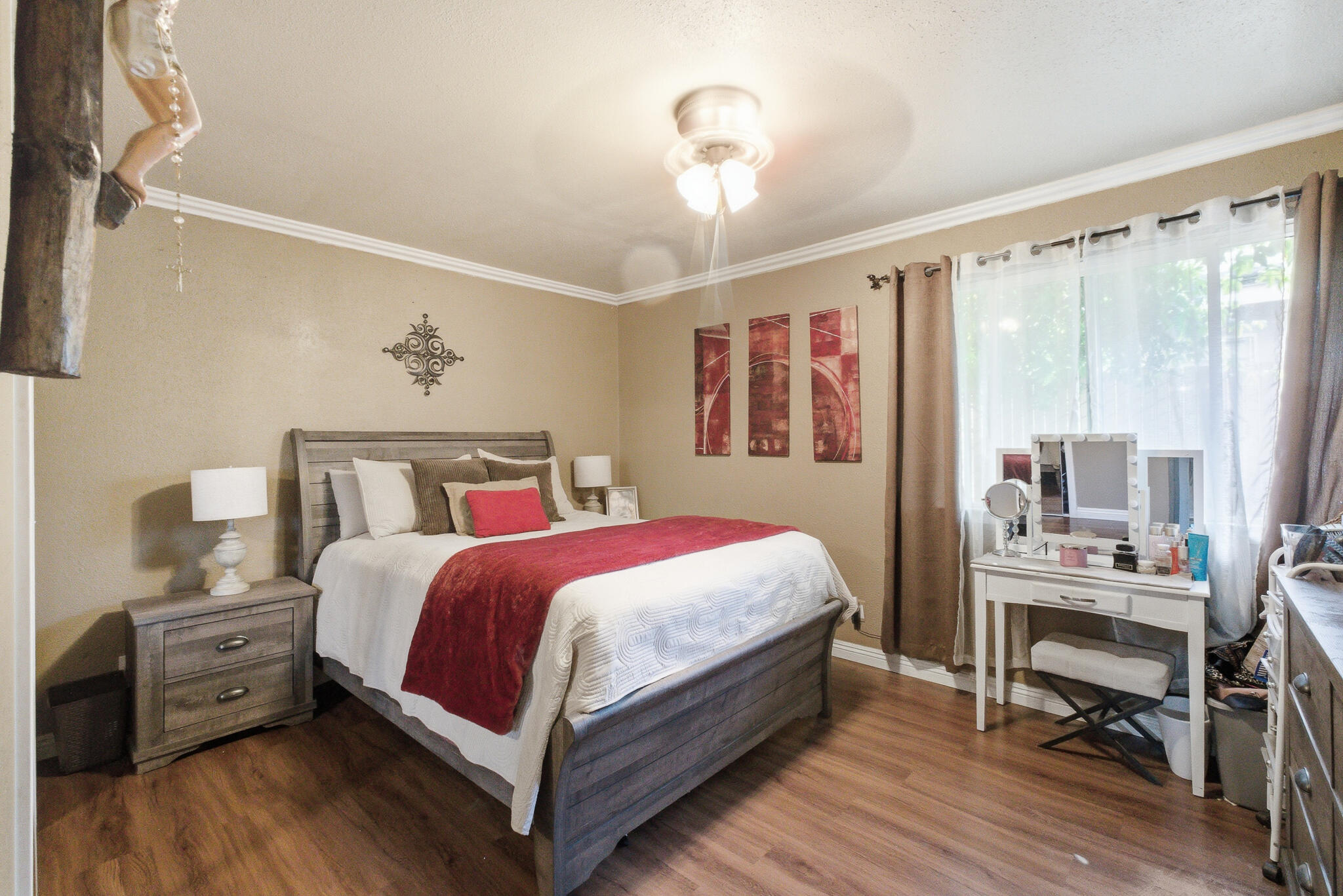 751 W Westfield Ave, Porterville, CA 93257