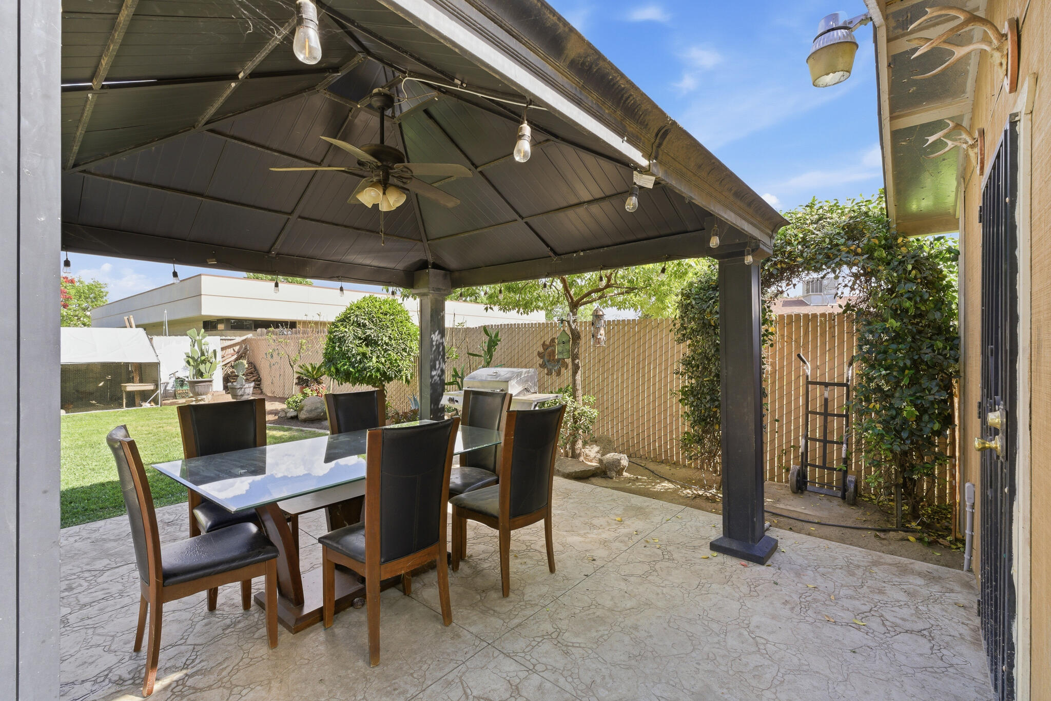 751 W Westfield Ave, Porterville, CA 93257