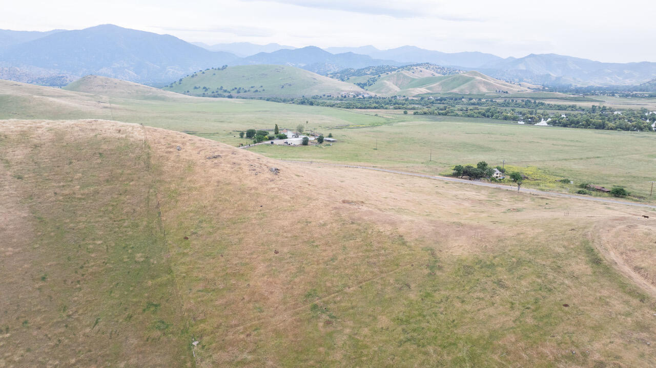 0 Holdridge Dr, Porterville, CA 93257