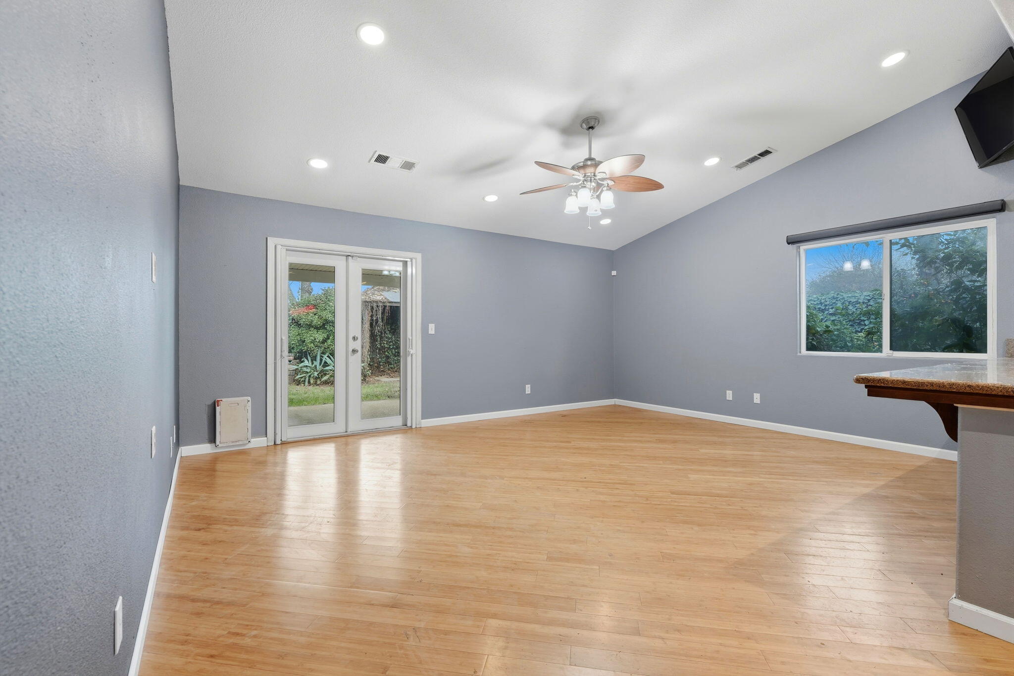 226 N Amador St, Visalia, CA 93292