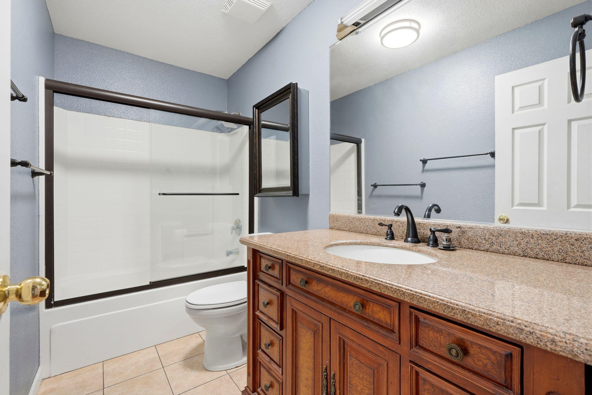 226 N Amador St, Visalia, CA 93292