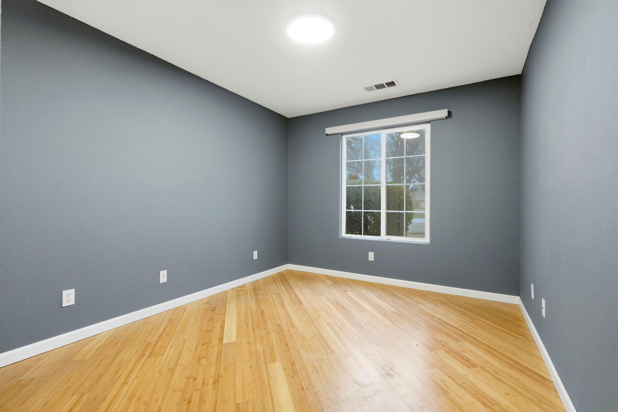 226 N Amador St, Visalia, CA 93292