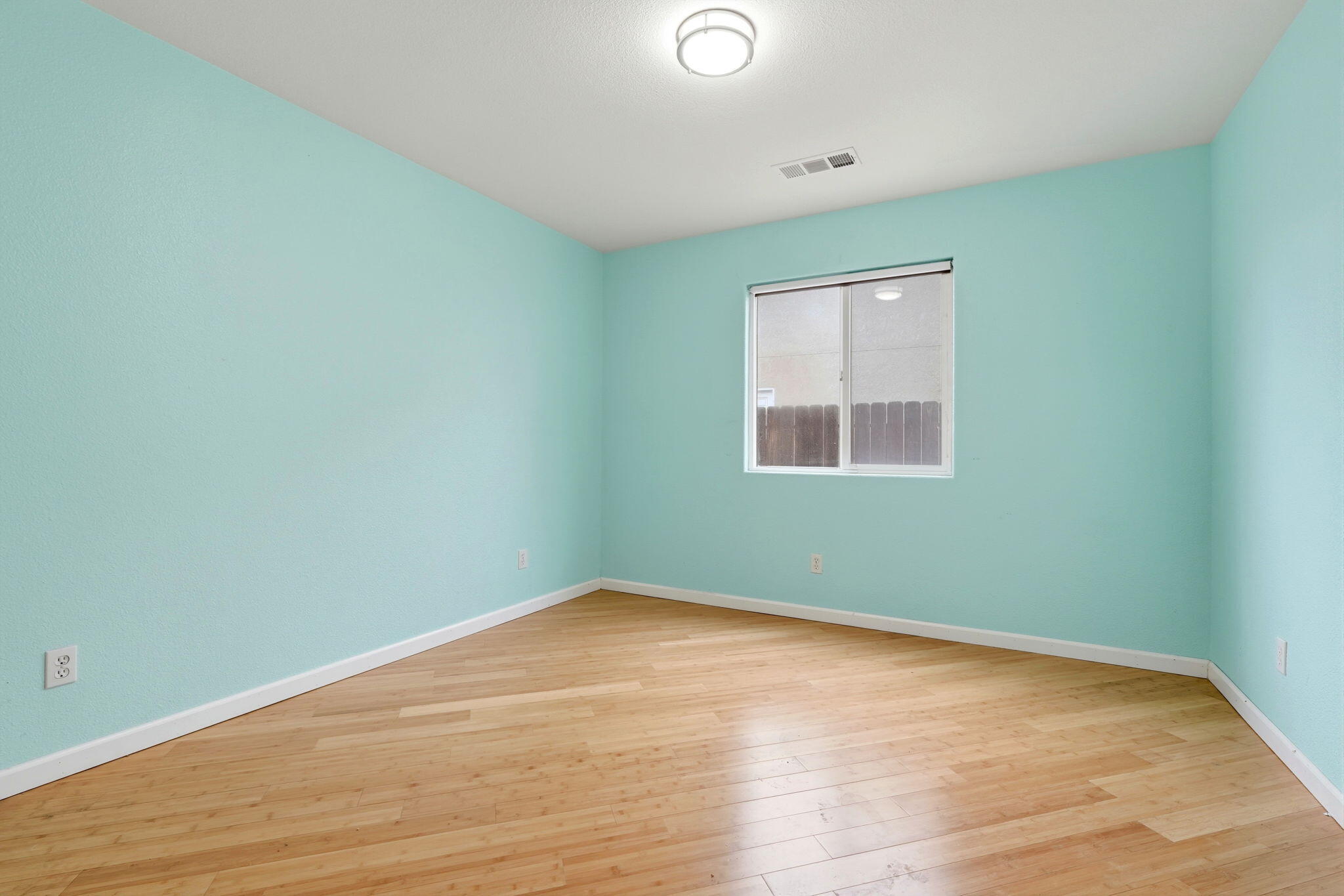 226 N Amador St, Visalia, CA 93292