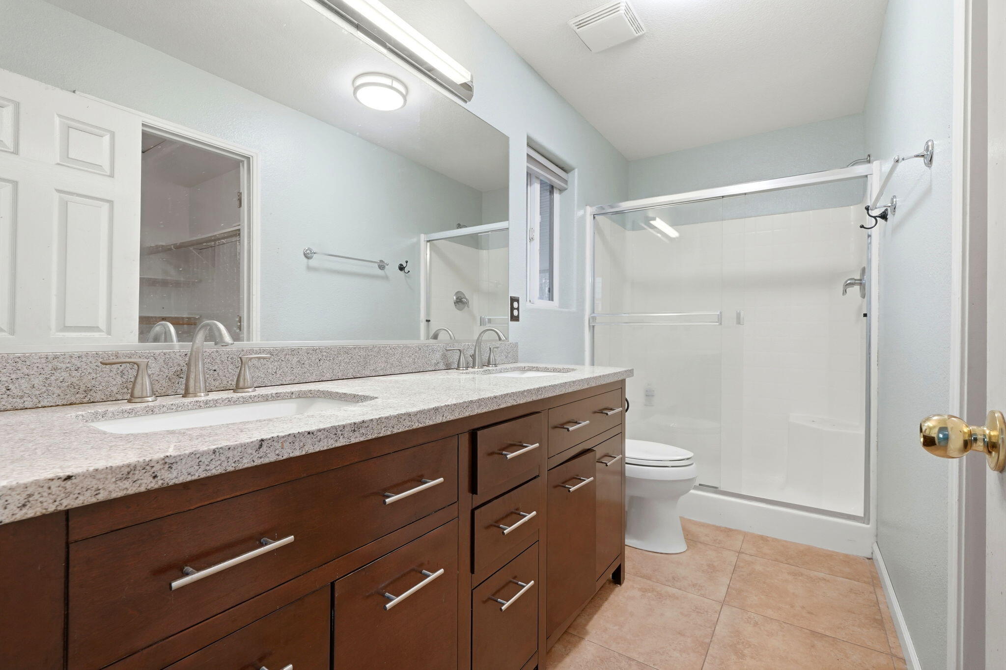 226 N Amador St, Visalia, CA 93292