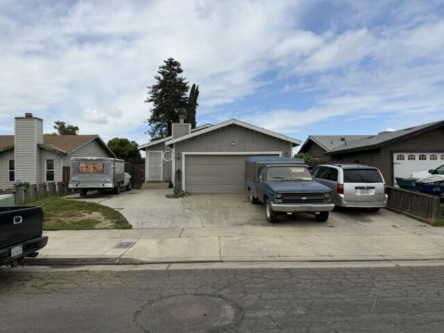 819 Belmont St, Tulare, CA 93274