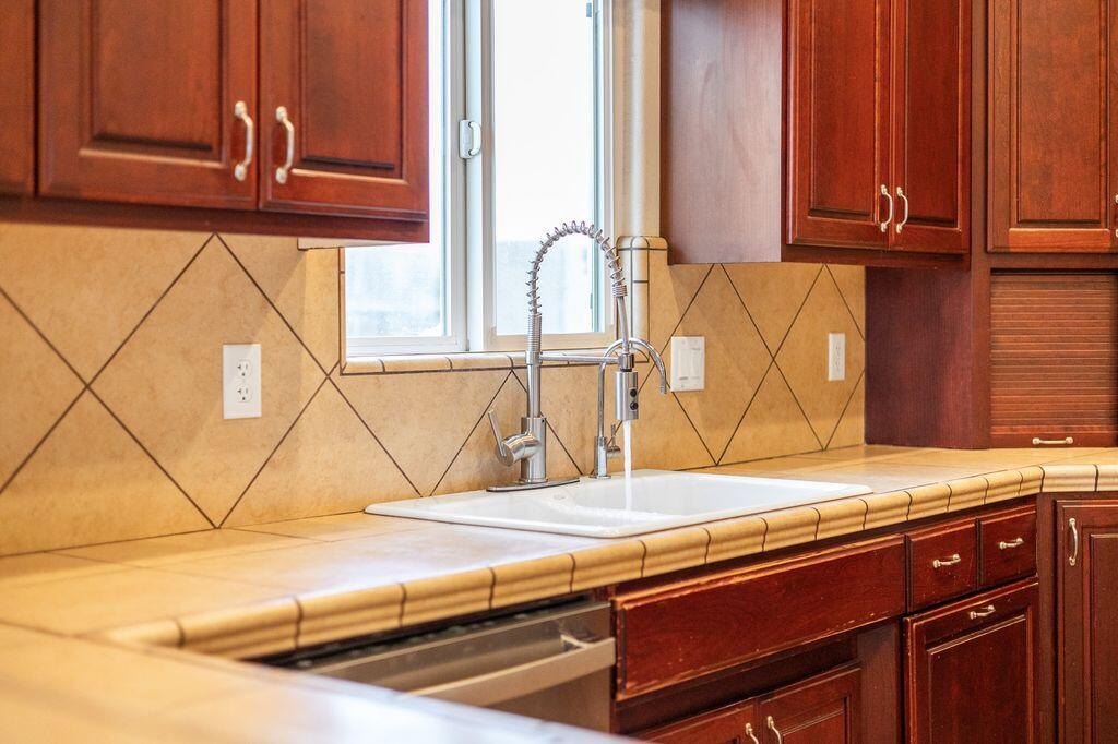 1110 Lincoln St, Tulare, CA 93274