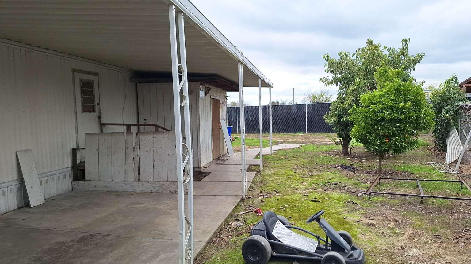 141 N Waukesha St, Porterville, CA 93257