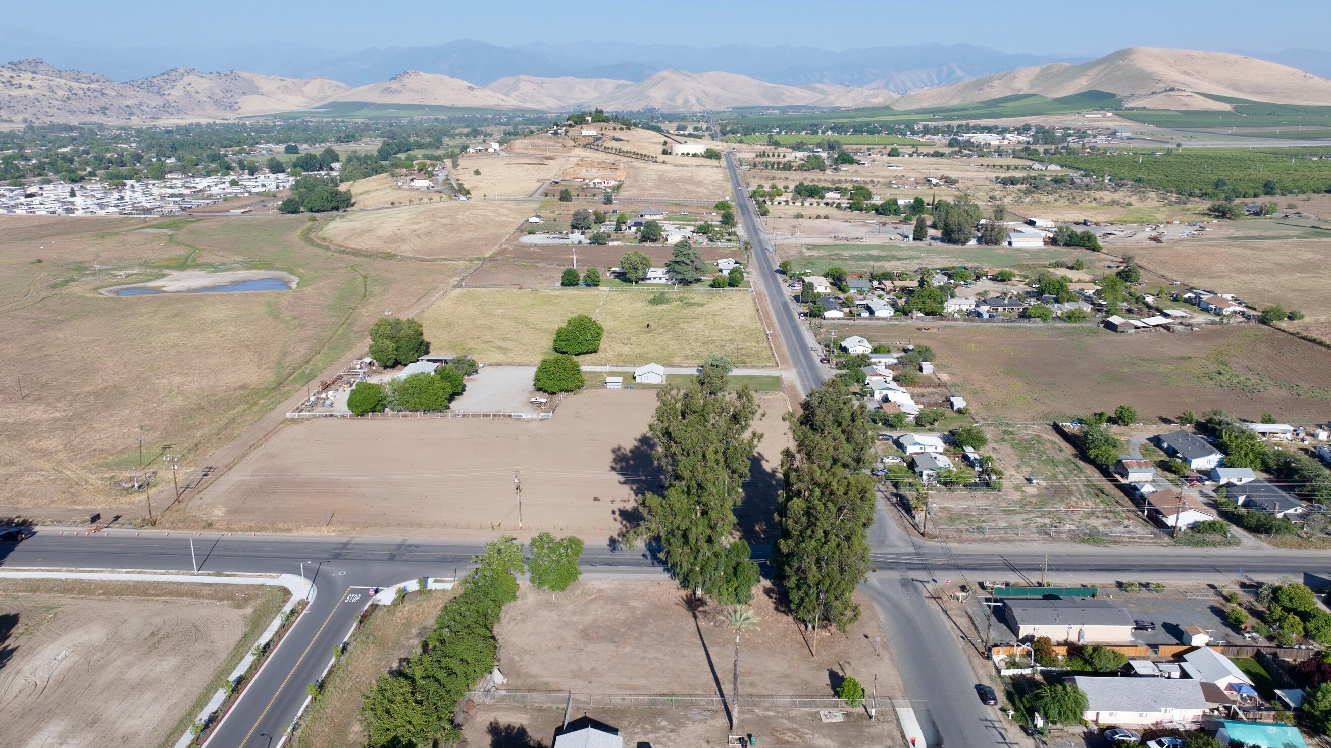 356 E Worth, Porterville, CA 93257