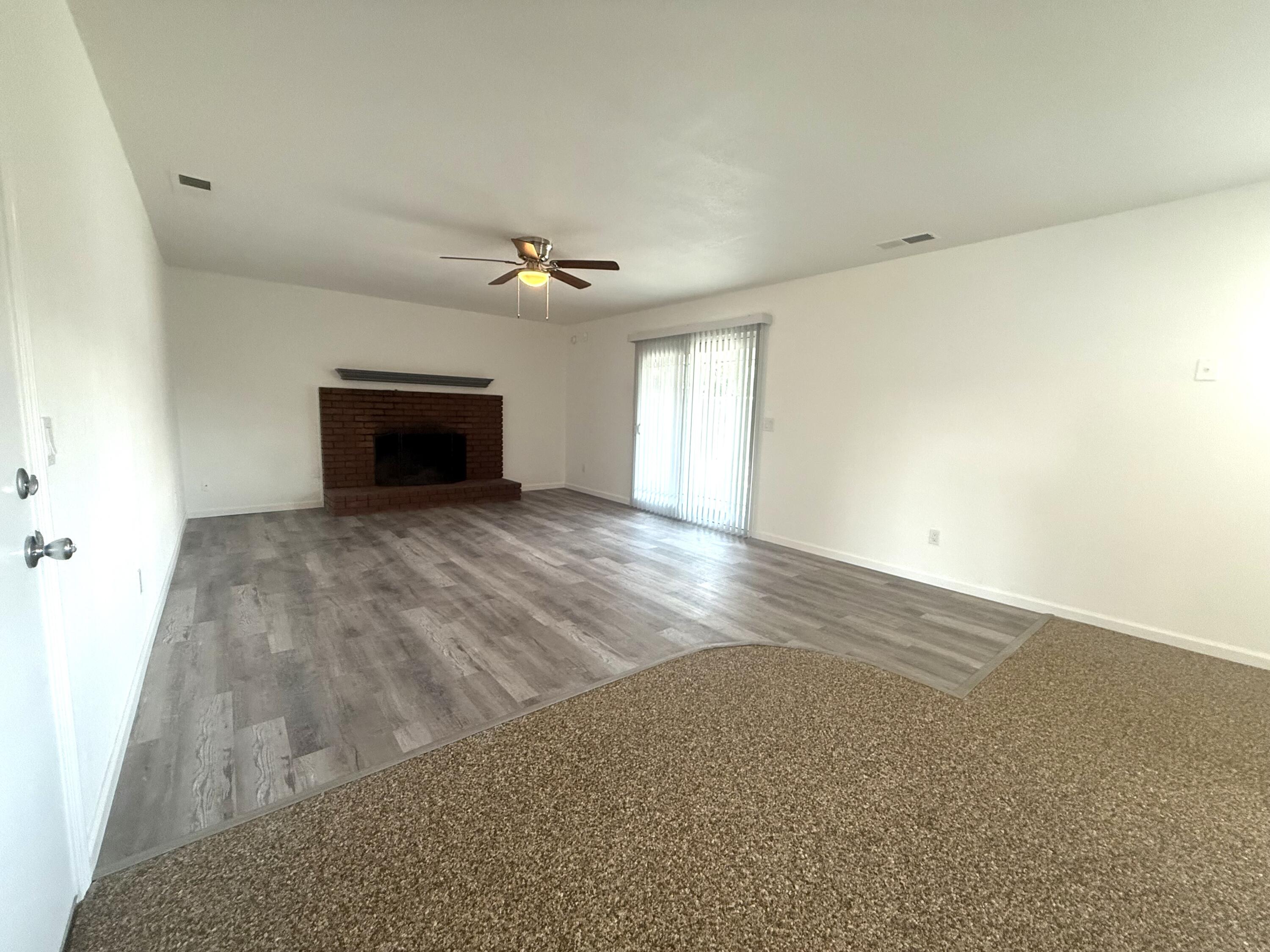 1093 Raymond Rd, Hanford, CA 93230